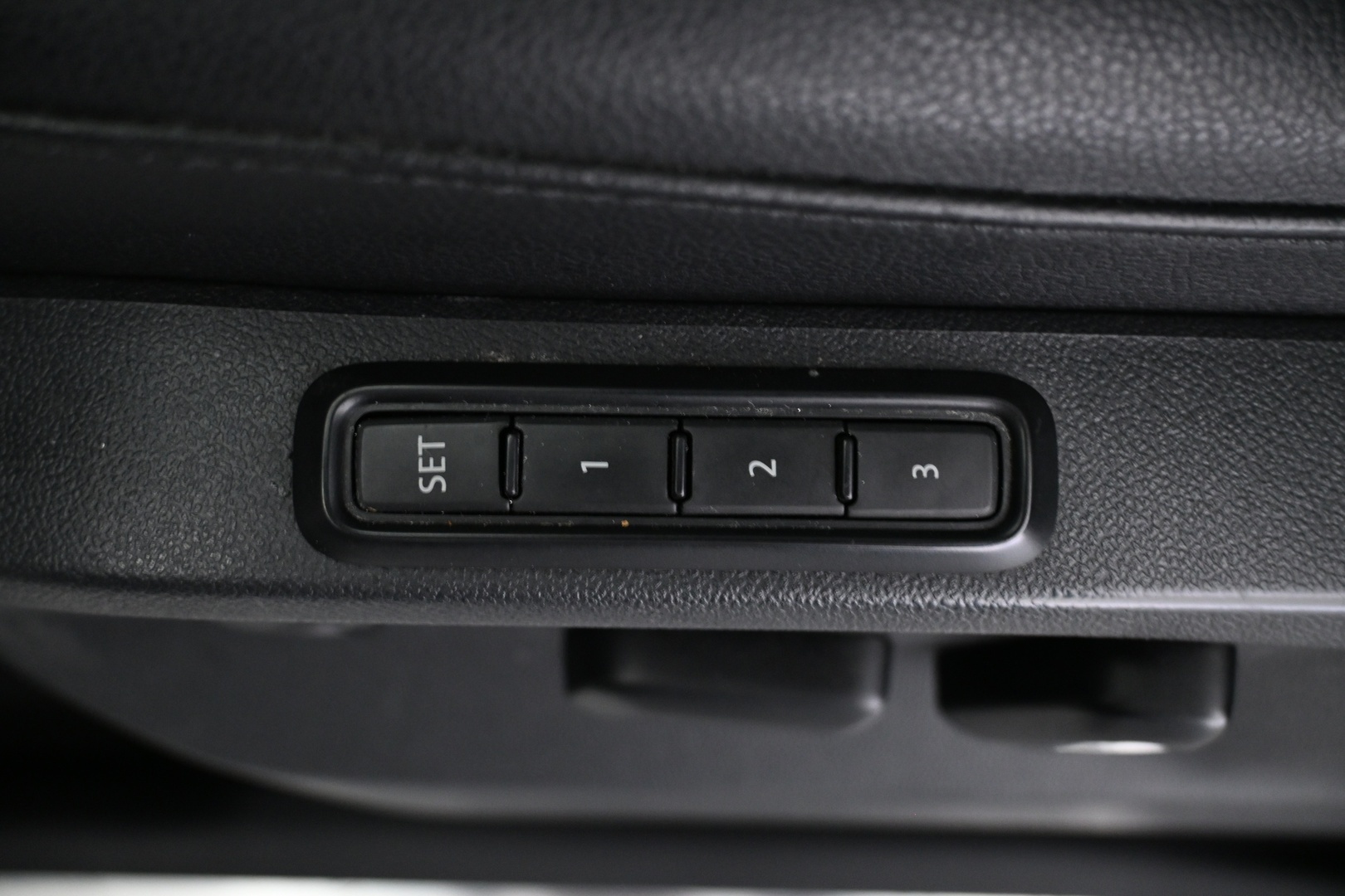 VOLKSWAGEN Tiguan 2016