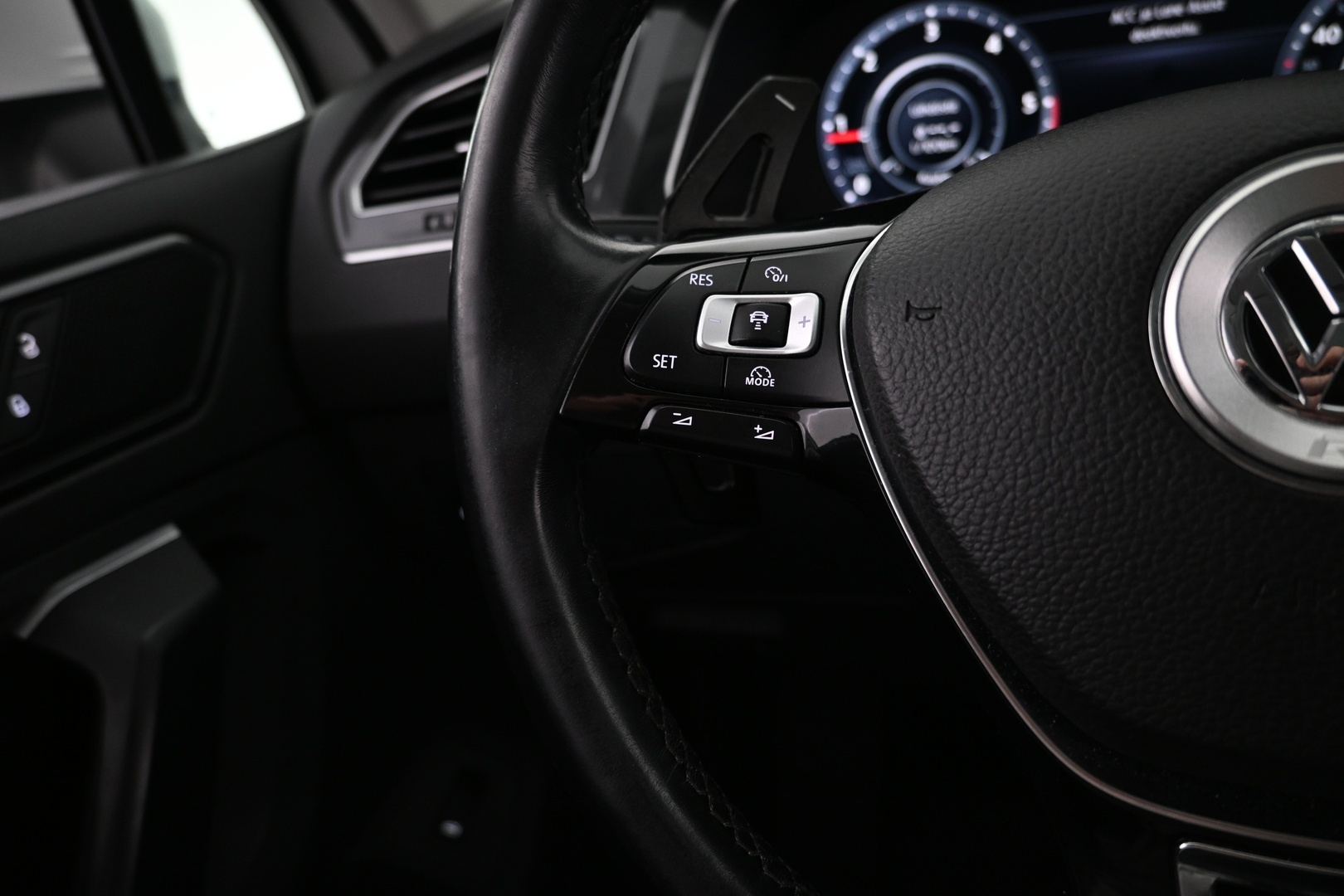 VOLKSWAGEN Tiguan 2016