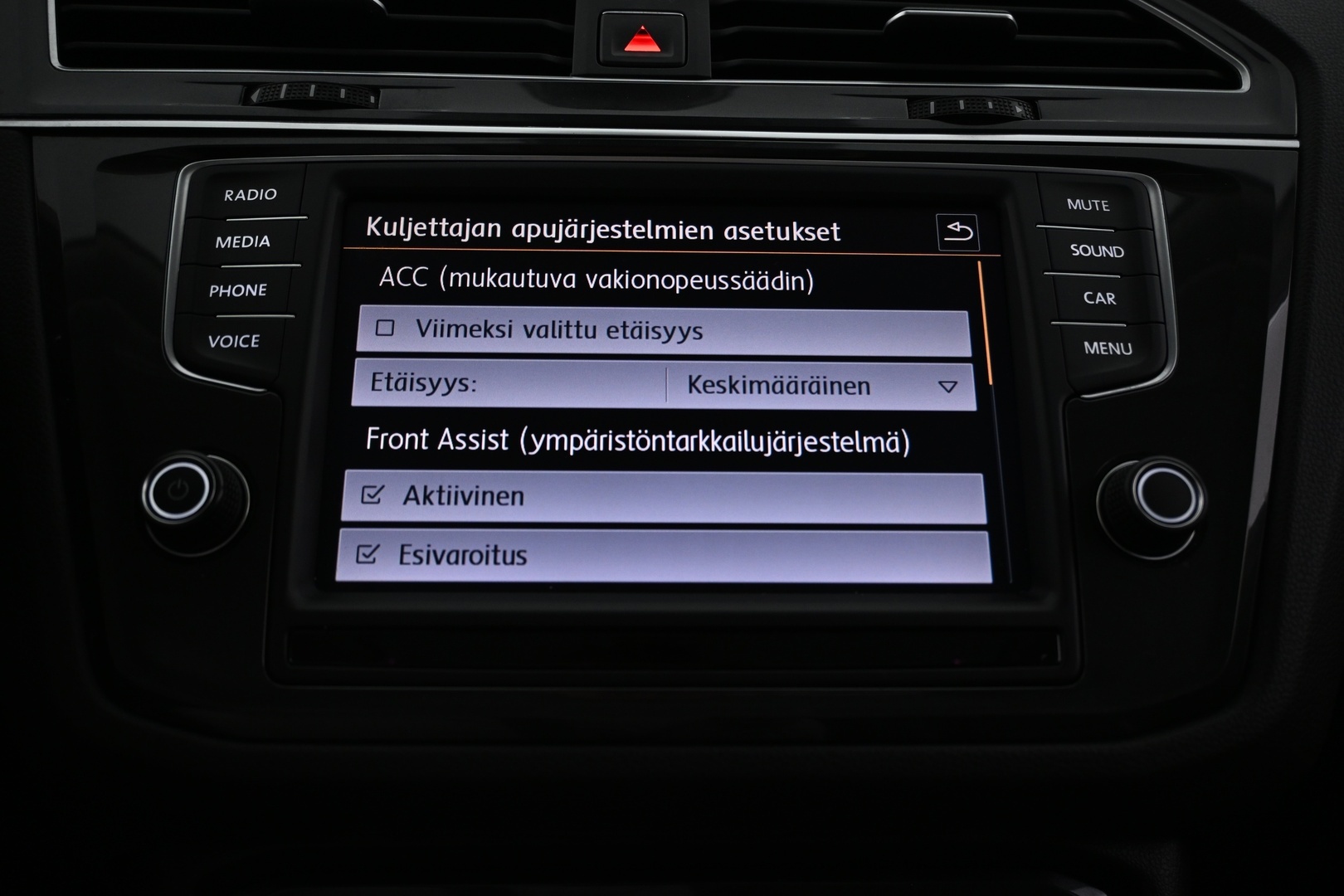 VOLKSWAGEN Tiguan 2016