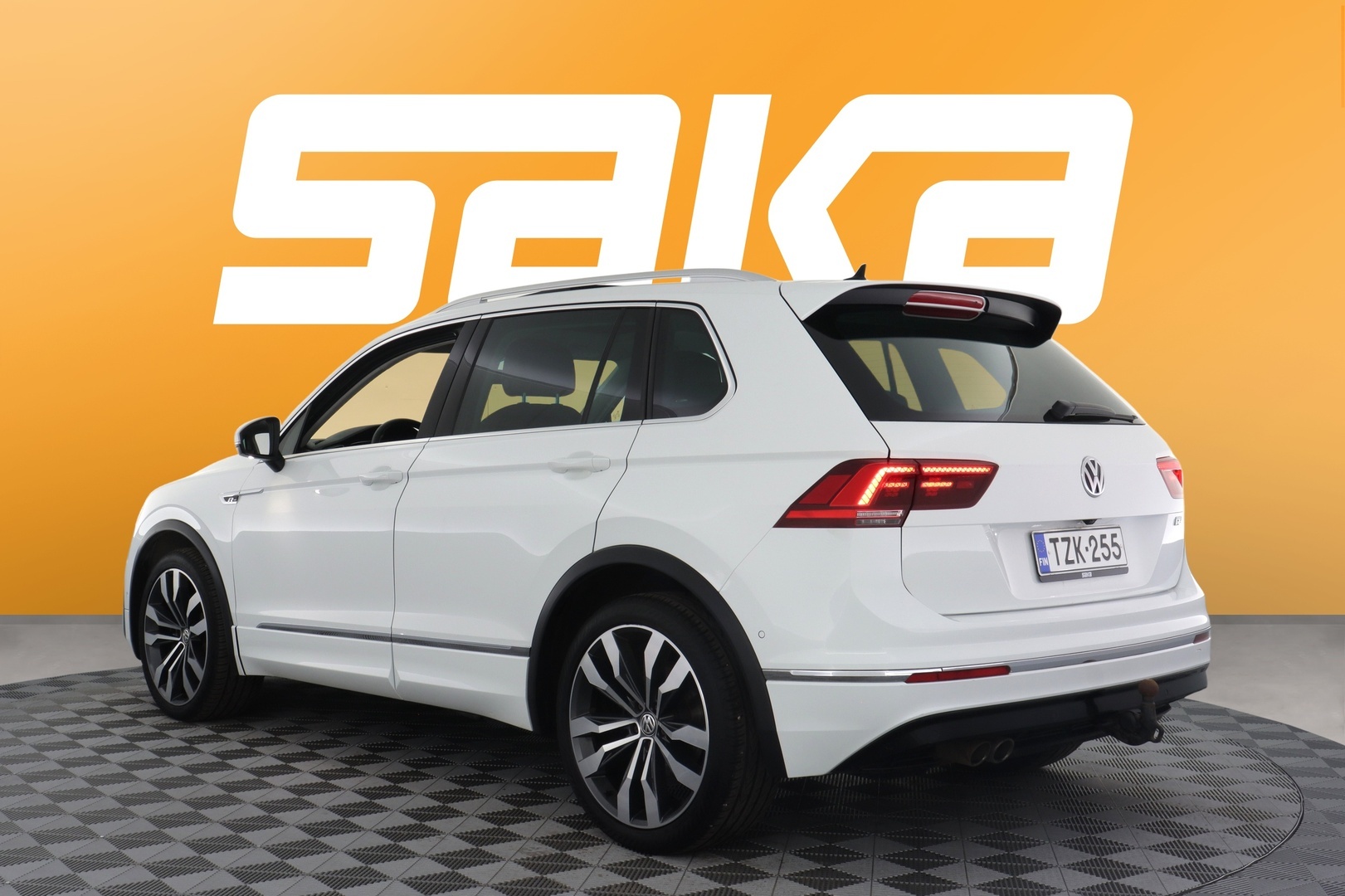 VOLKSWAGEN Tiguan 2016