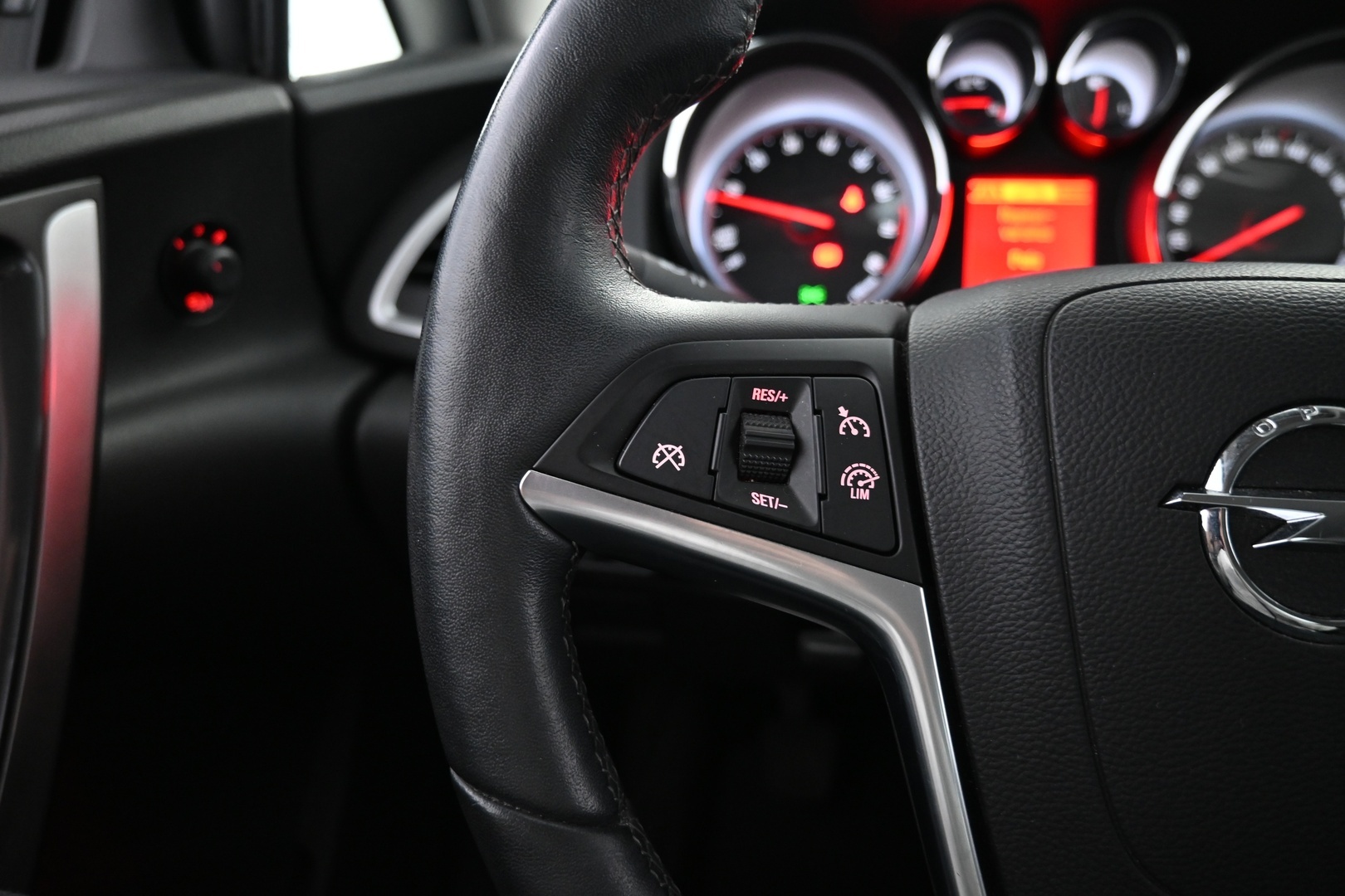 OPEL Astra 2013