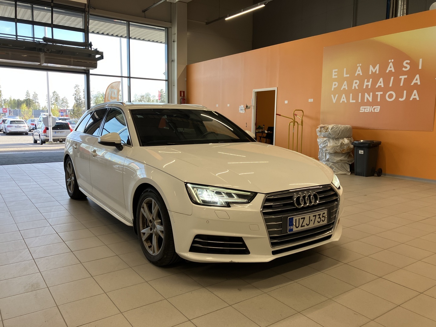 AUDI A4 2016