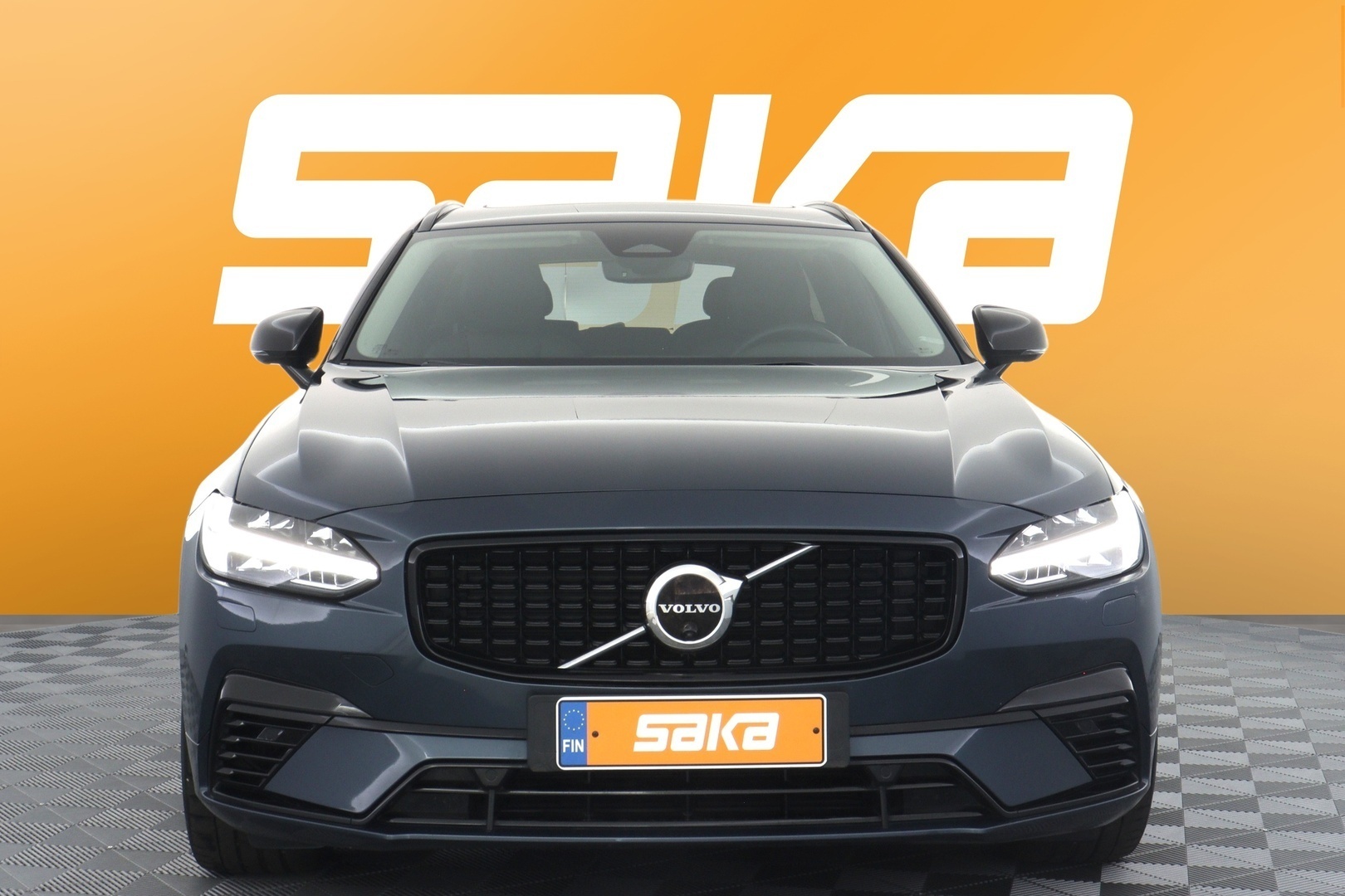 VOLVO V90 2023