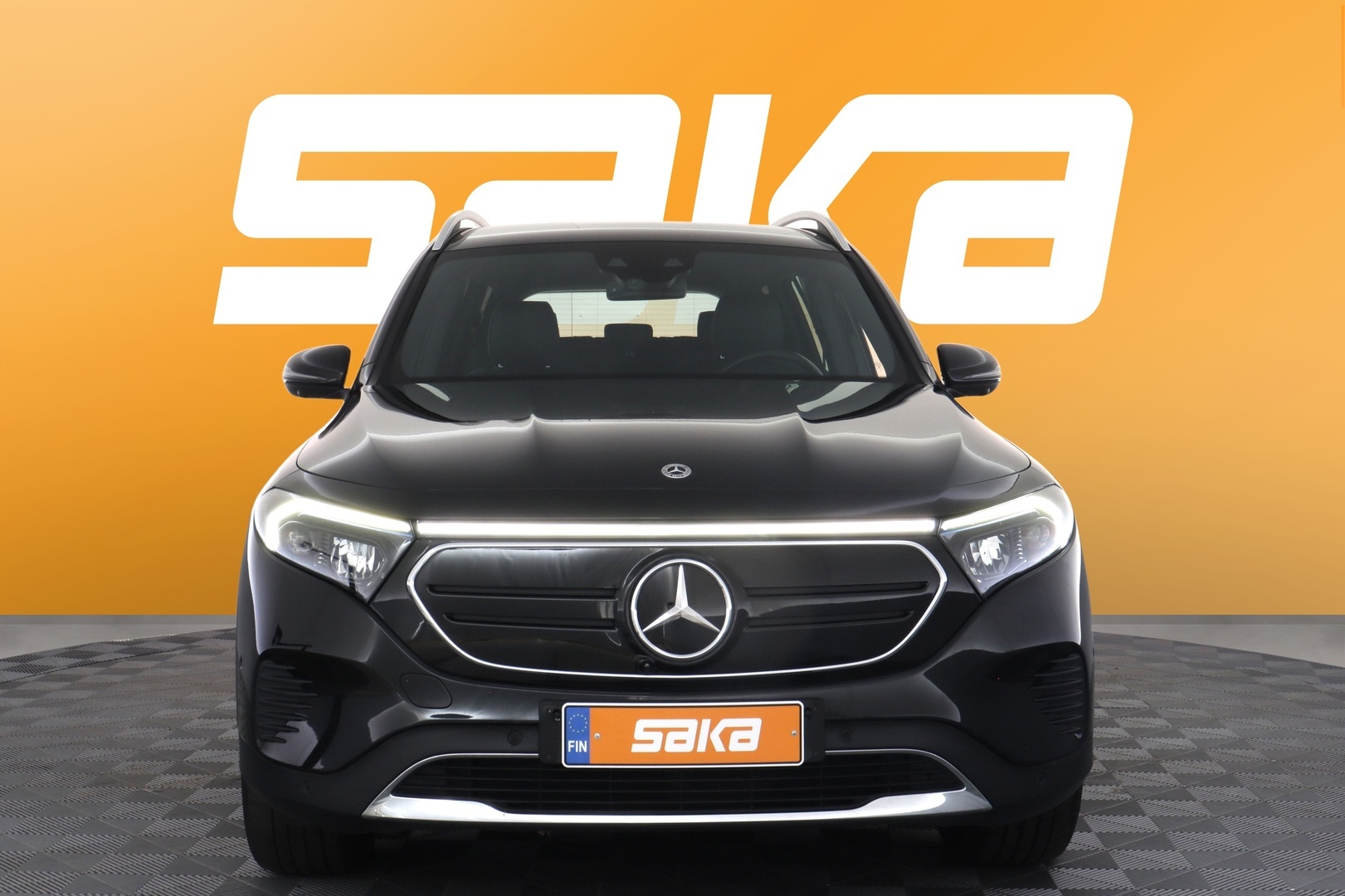 MERCEDES-BENZ EQB 2023