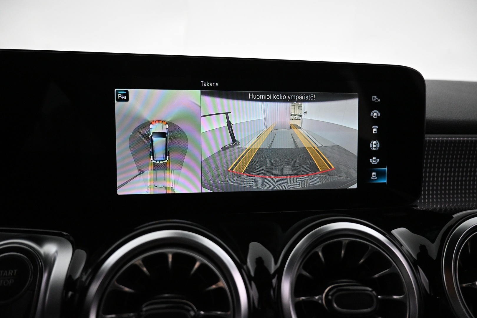 MERCEDES-BENZ EQB 2023