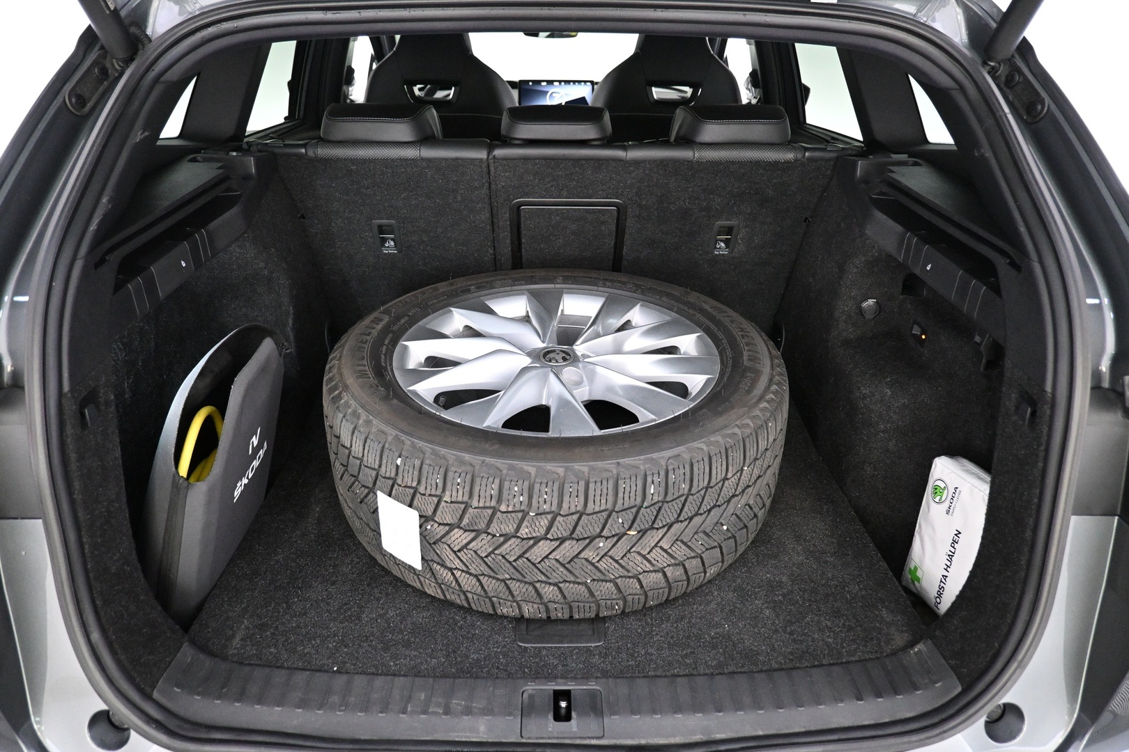 SKODA Enyaq 2023