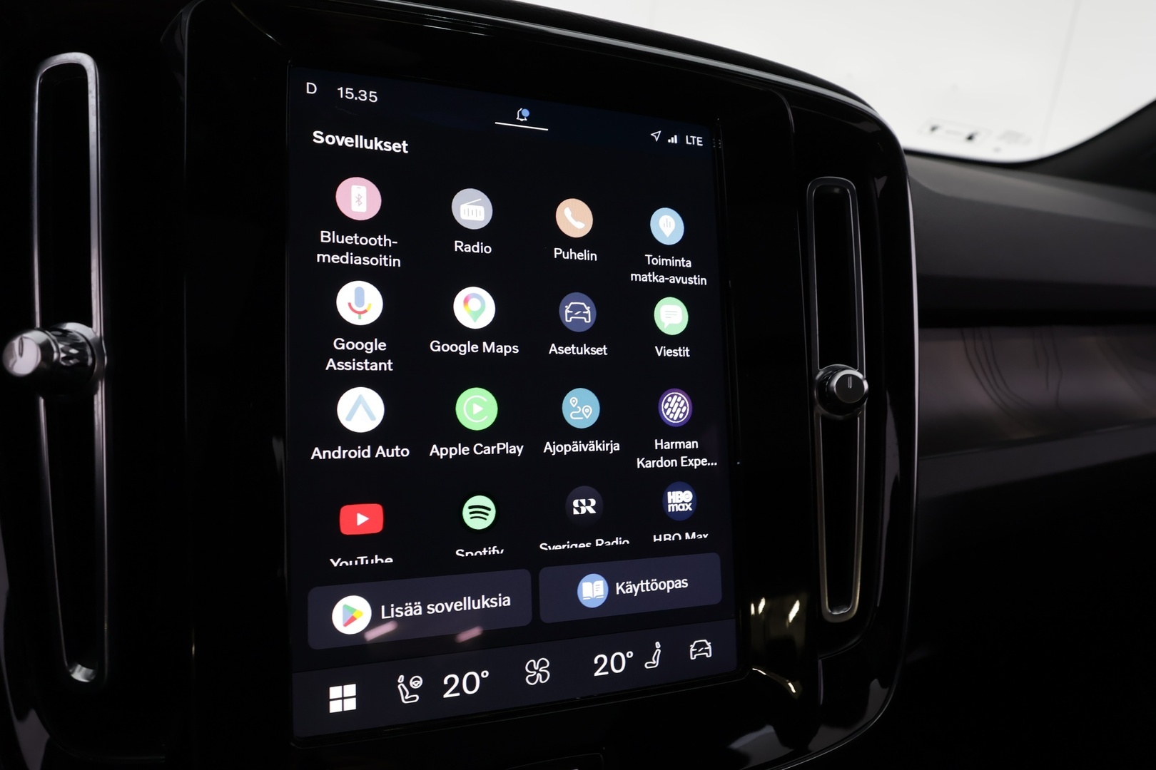 VOLVO XC40 2023