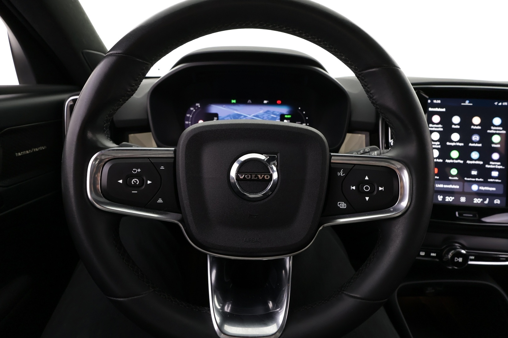 VOLVO XC40 2023