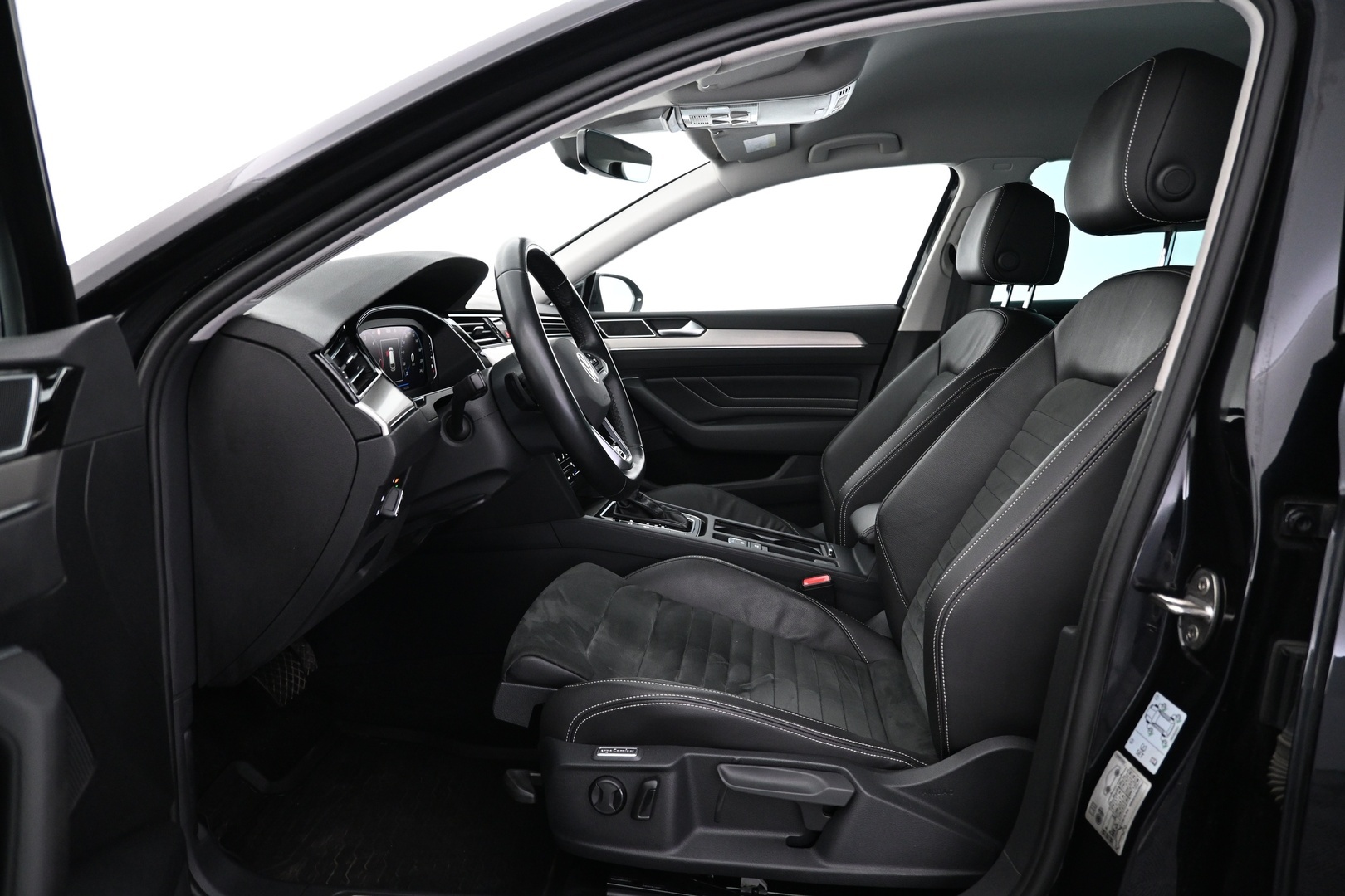 VOLKSWAGEN Passat 2022