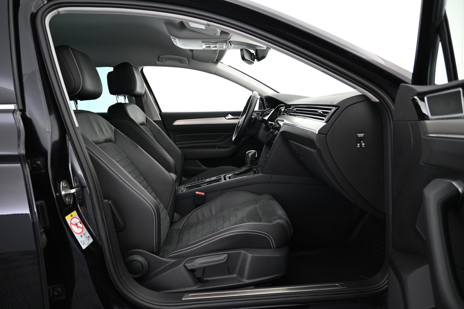 VOLKSWAGEN Passat 2022