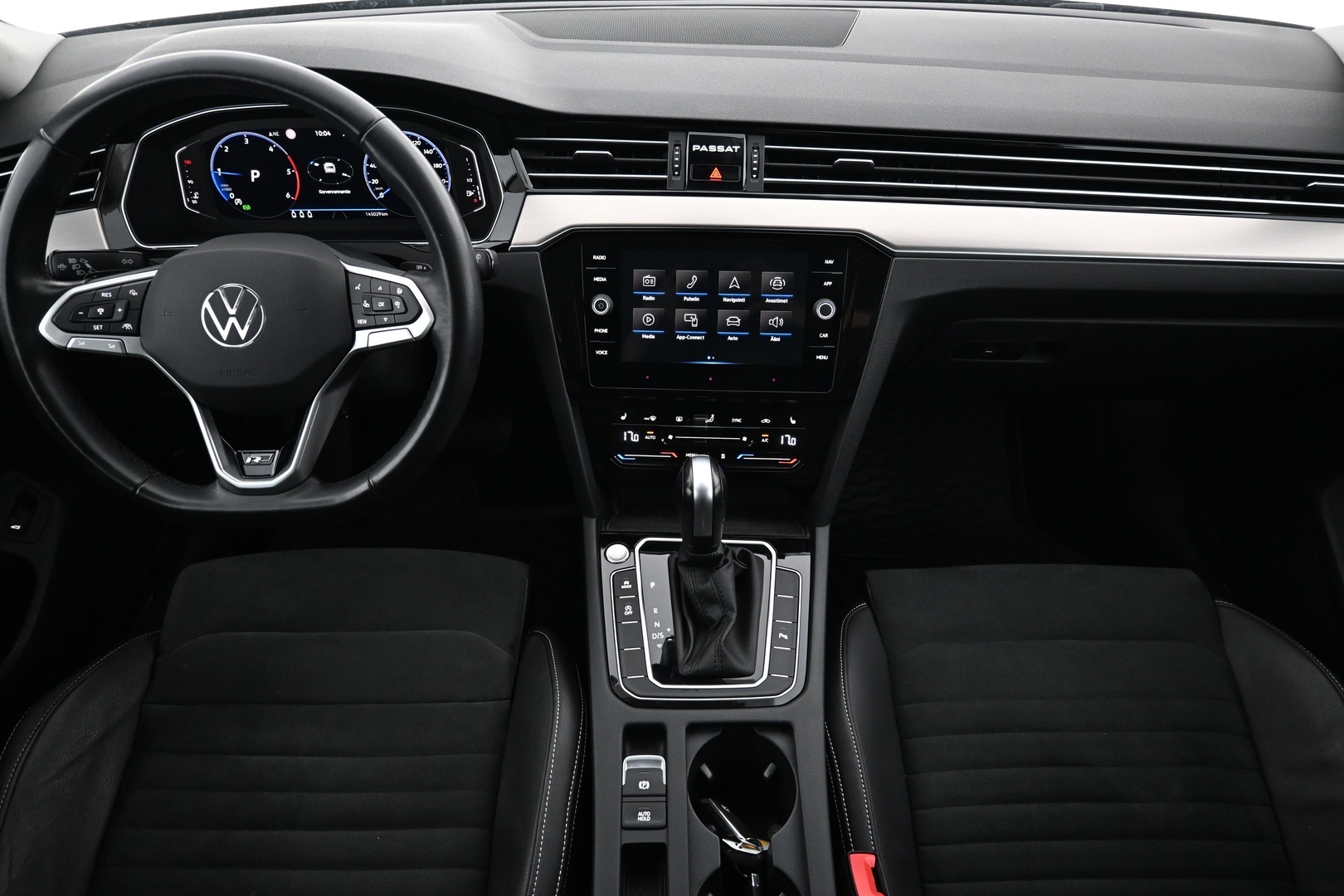 VOLKSWAGEN Passat 2022