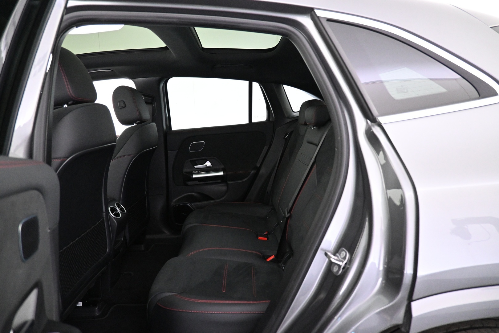 MERCEDES-BENZ EQA 2026