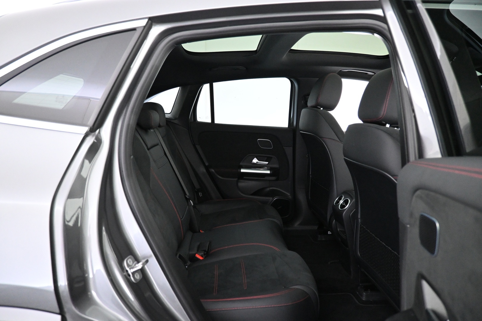 MERCEDES-BENZ EQA 2026