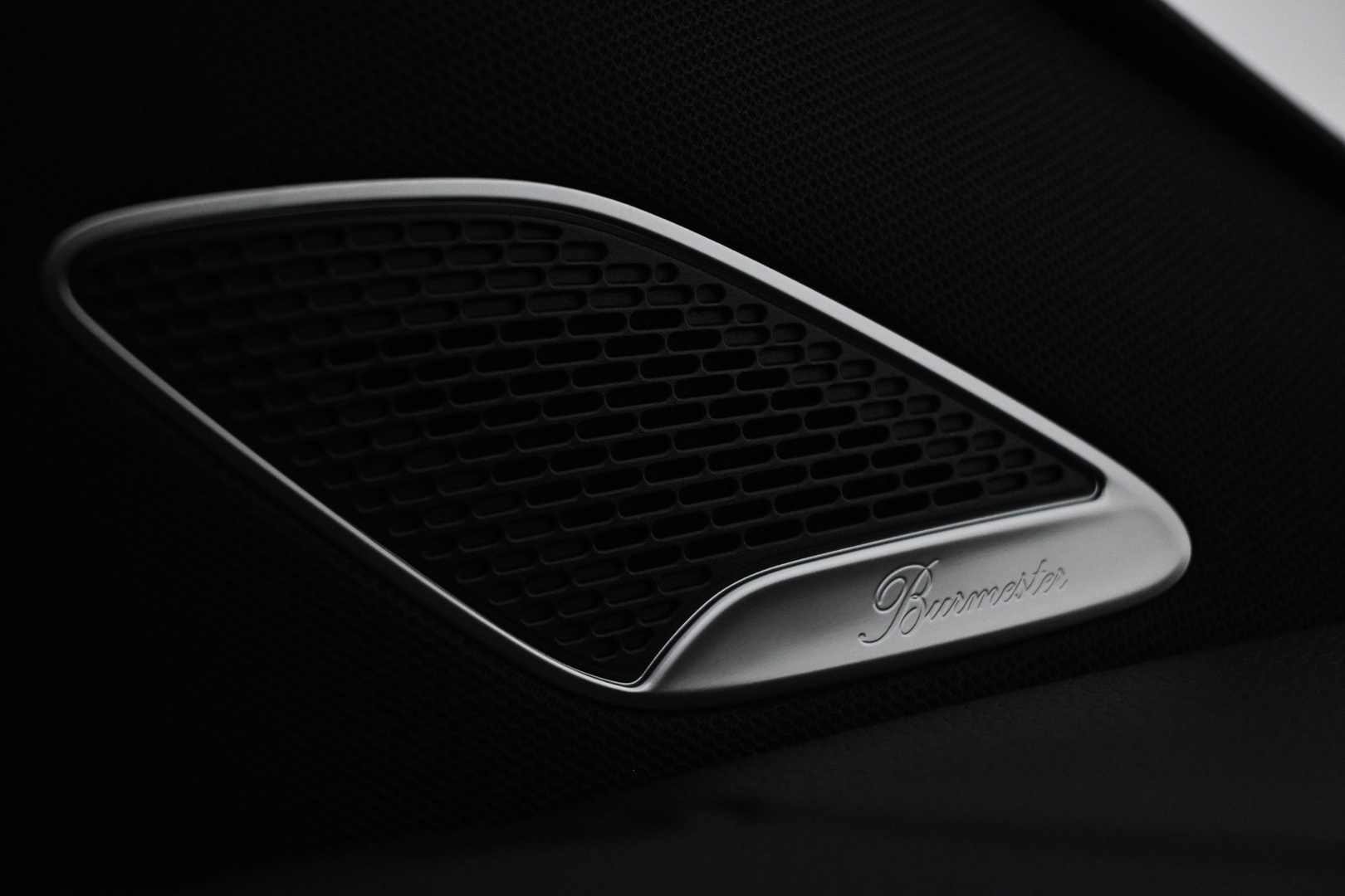 MERCEDES-BENZ EQA 2026