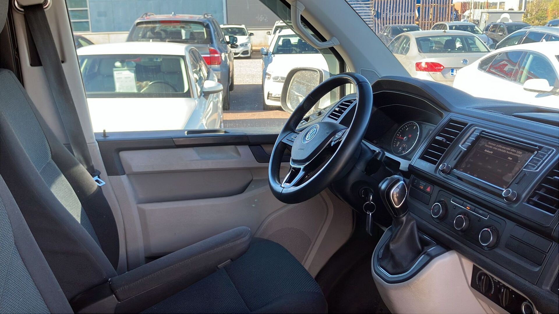 VOLKSWAGEN Transporter 2017