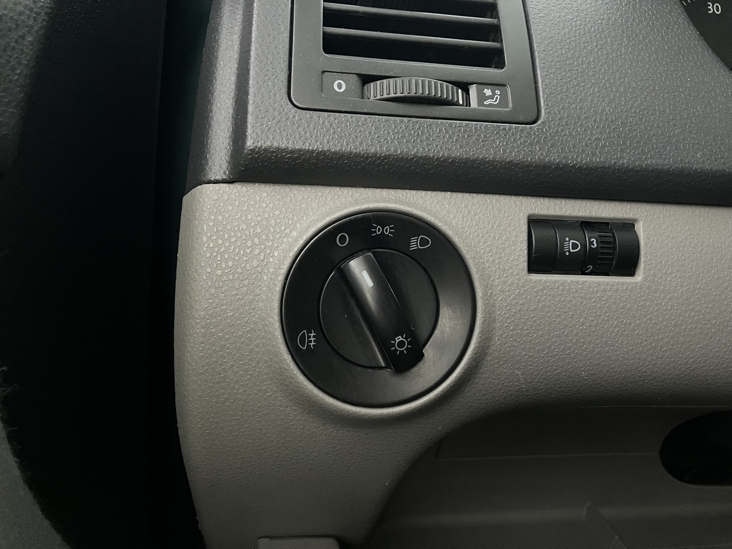 VOLKSWAGEN Polo 2006