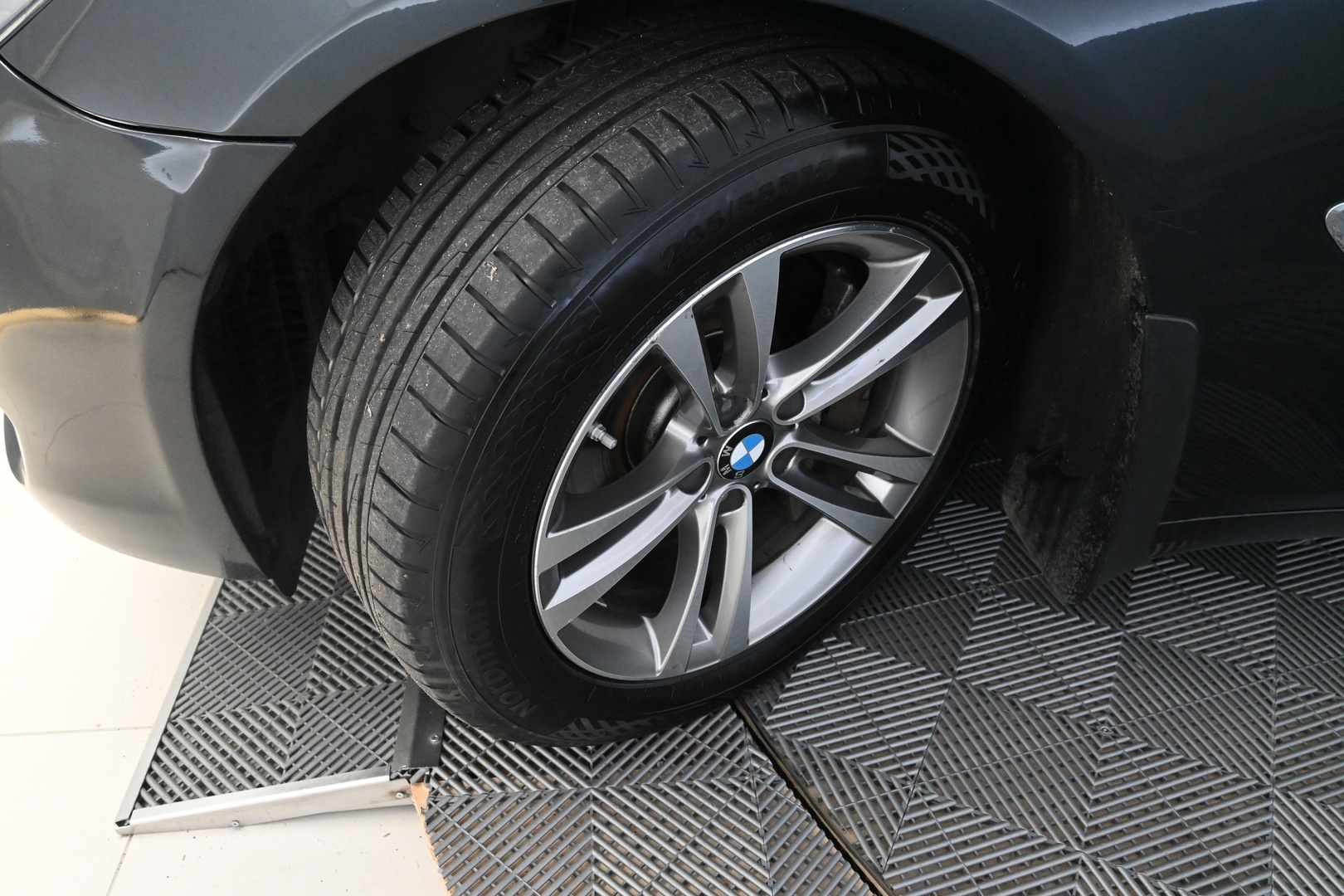 BMW 730 2009