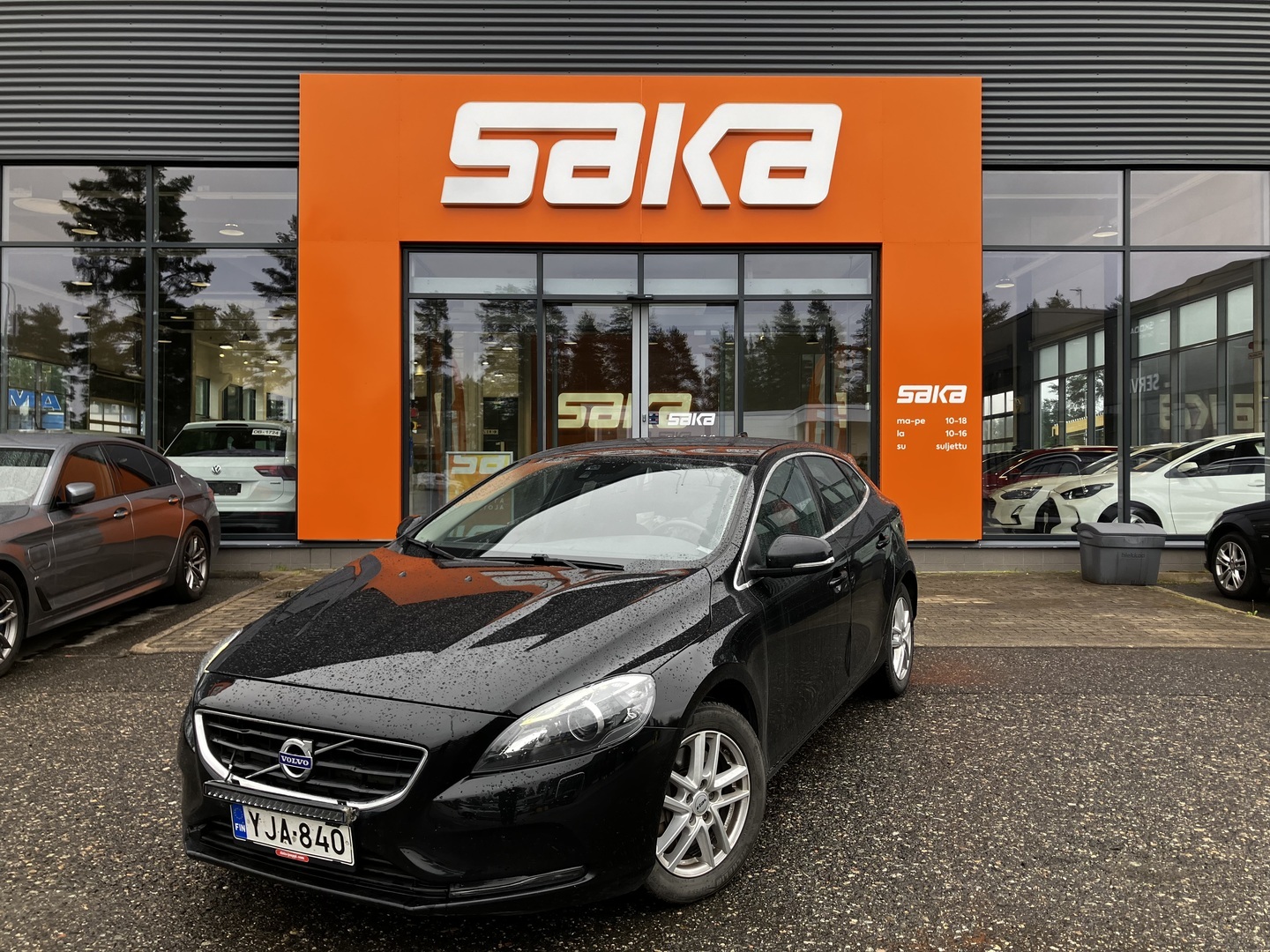 VOLVO V40 2016
