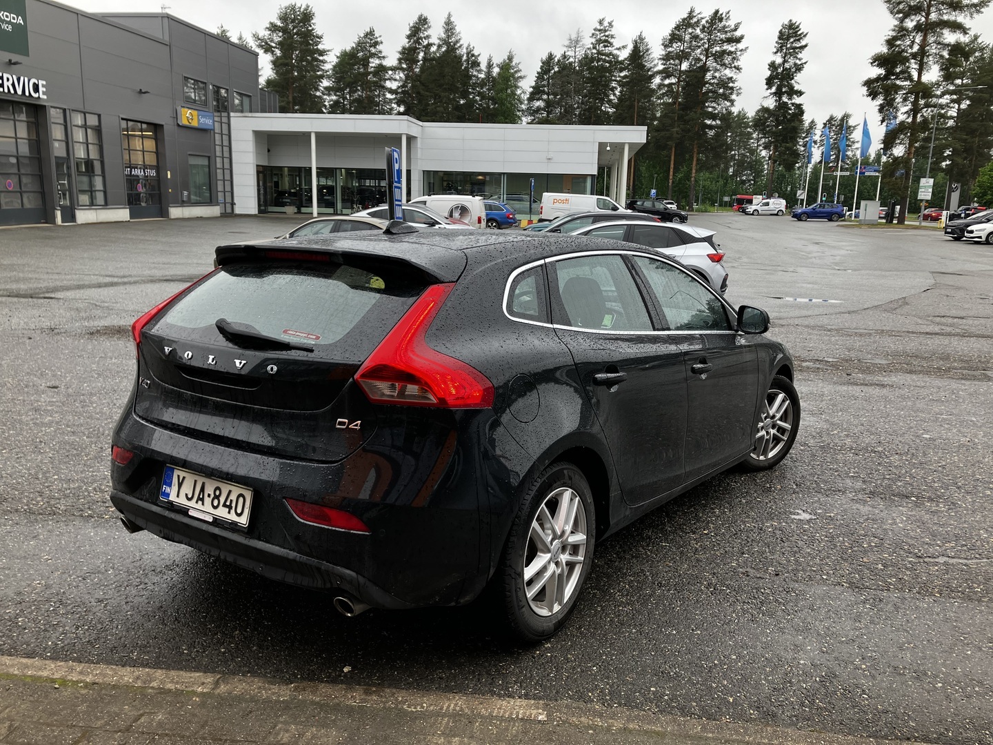 VOLVO V40 2016