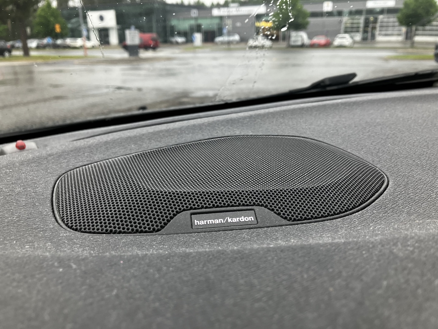 VOLVO V40 2016