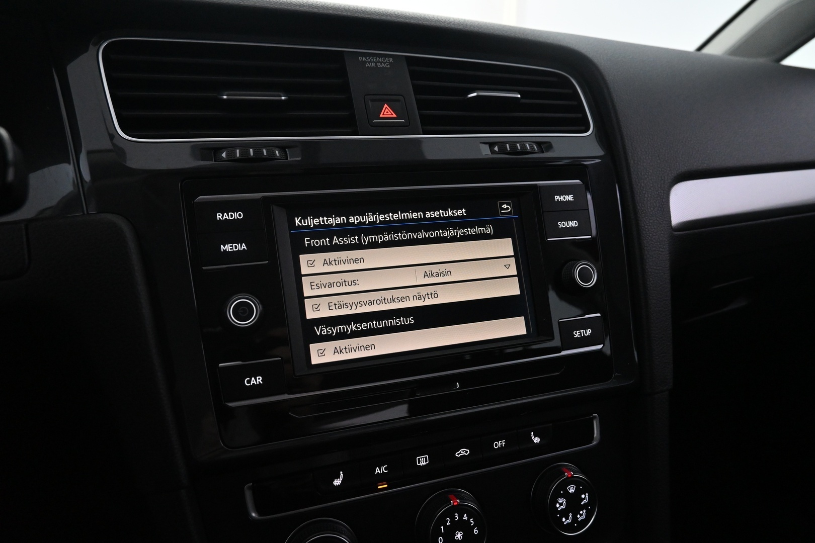 VOLKSWAGEN Golf 2018