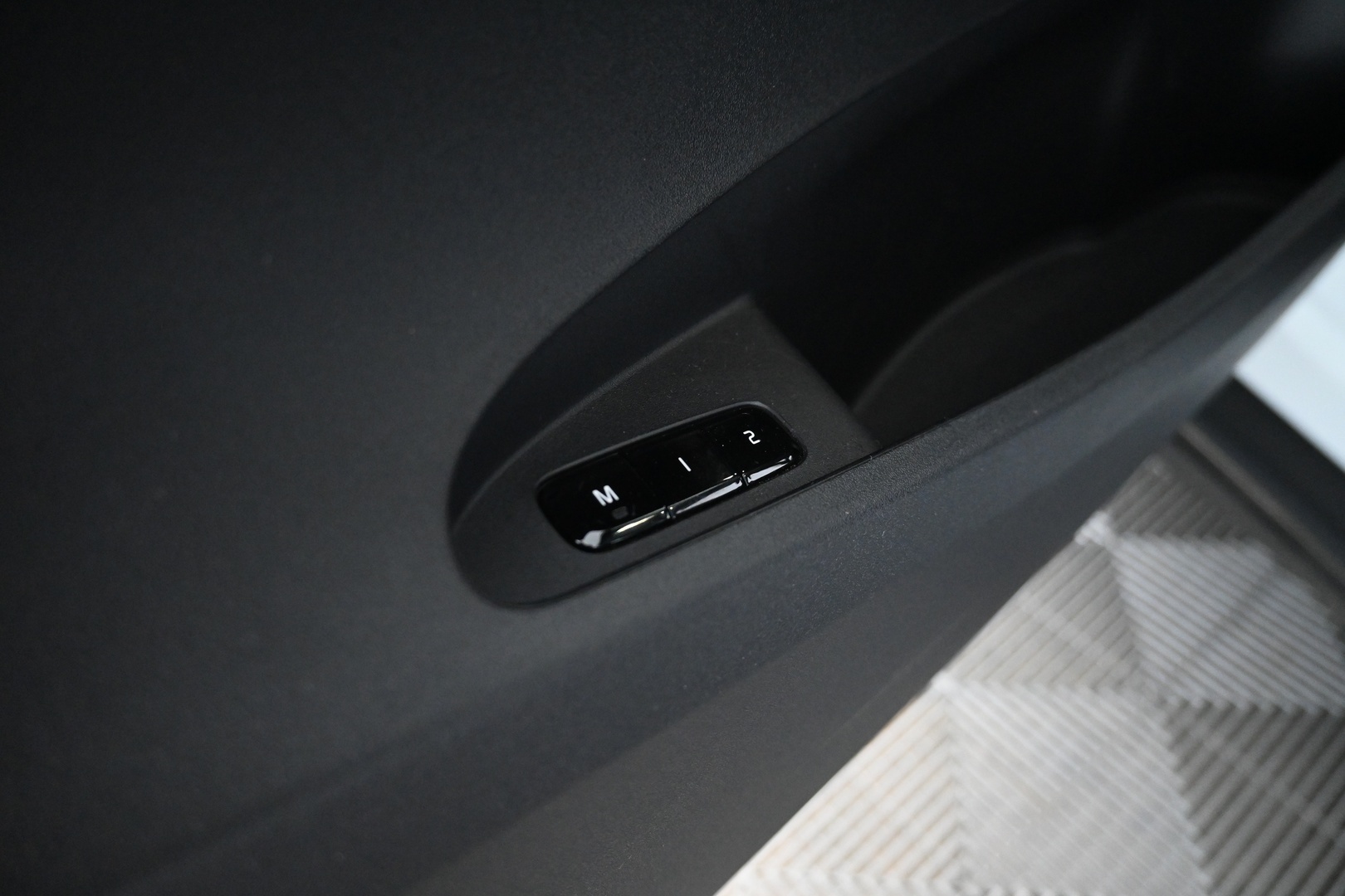 POLESTAR 2 2025