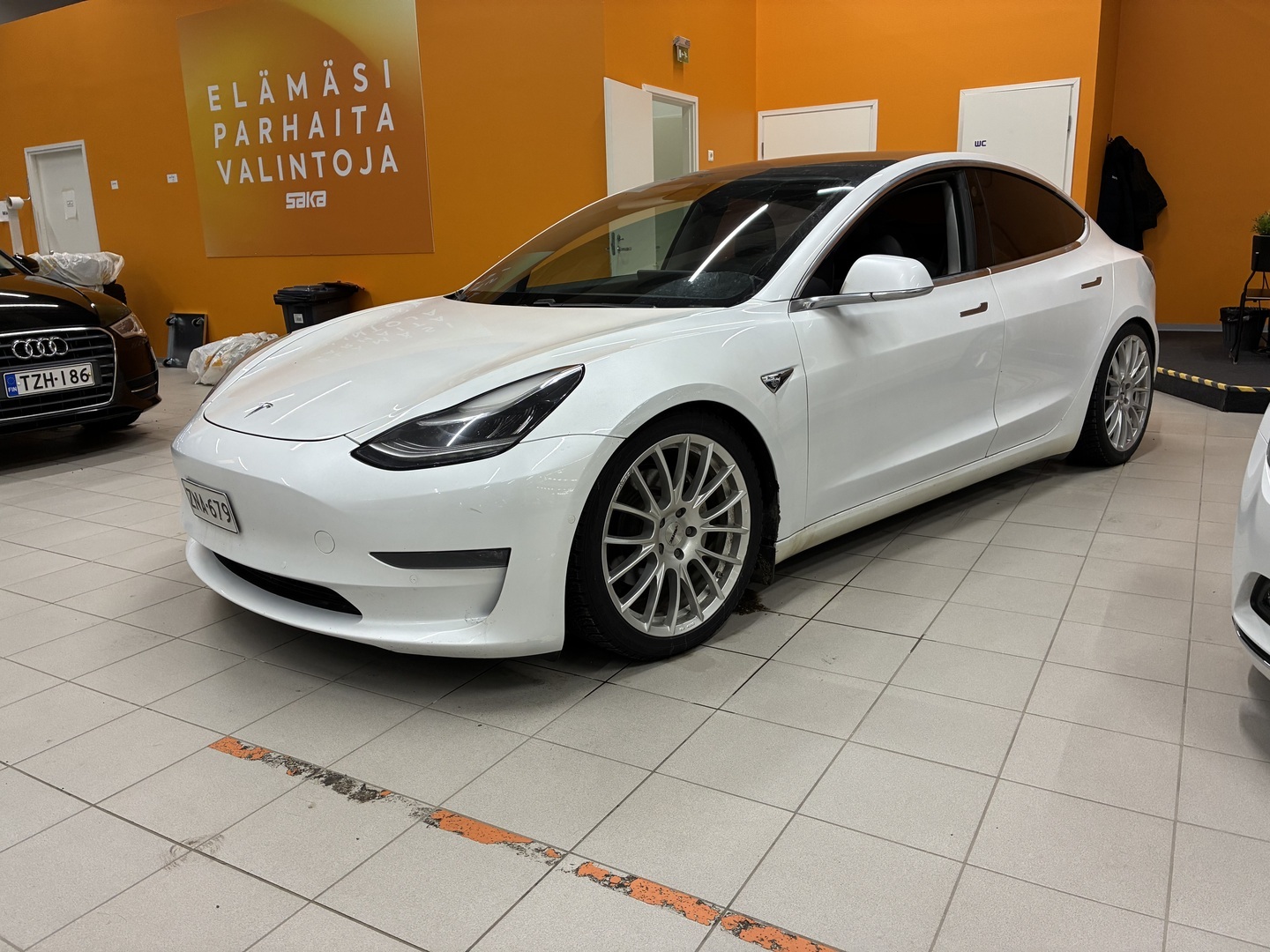 TESLA Model 3 2020