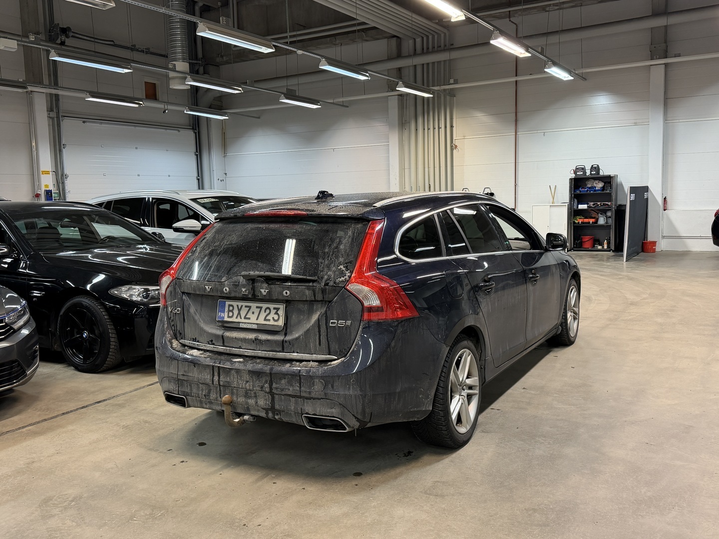 VOLVO V60 2016