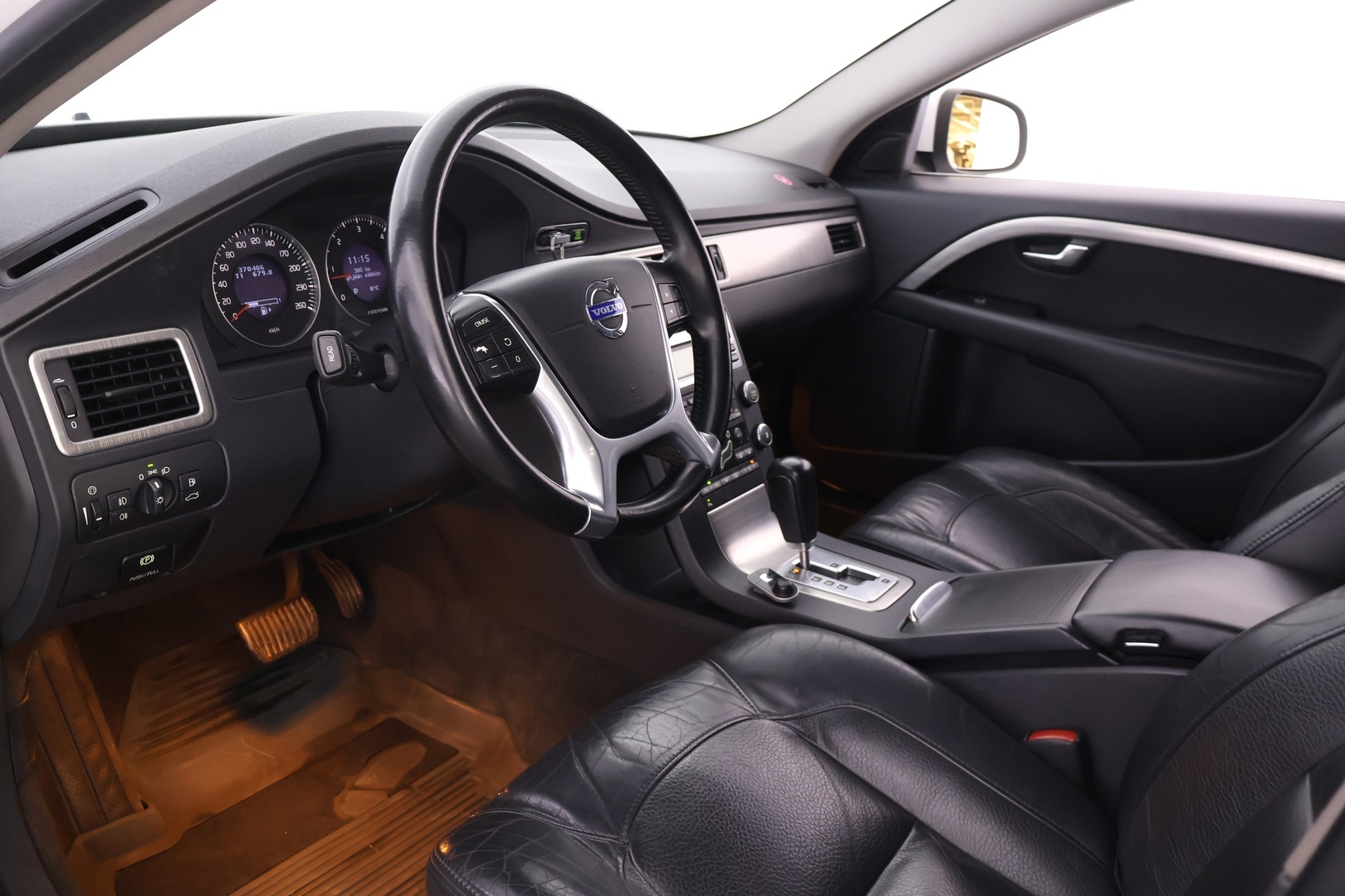 VOLVO V70 2010