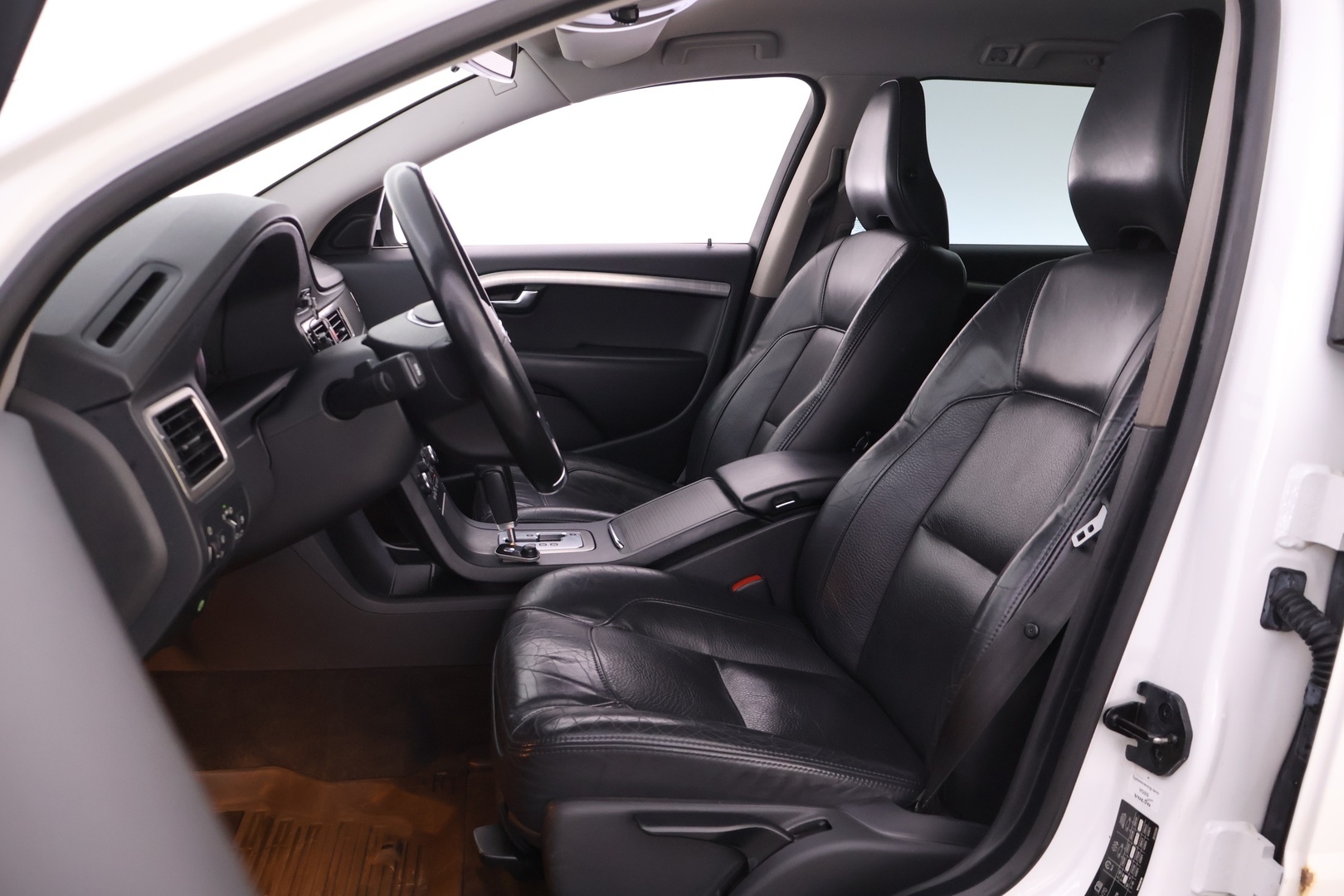 VOLVO V70 2010