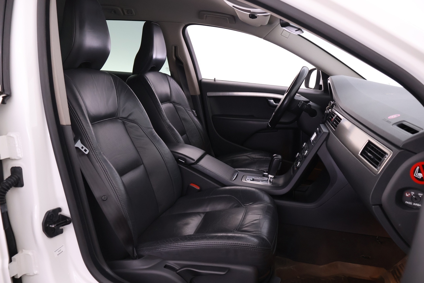 VOLVO V70 2010