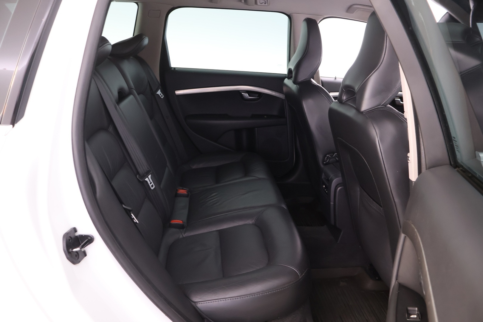 VOLVO V70 2010
