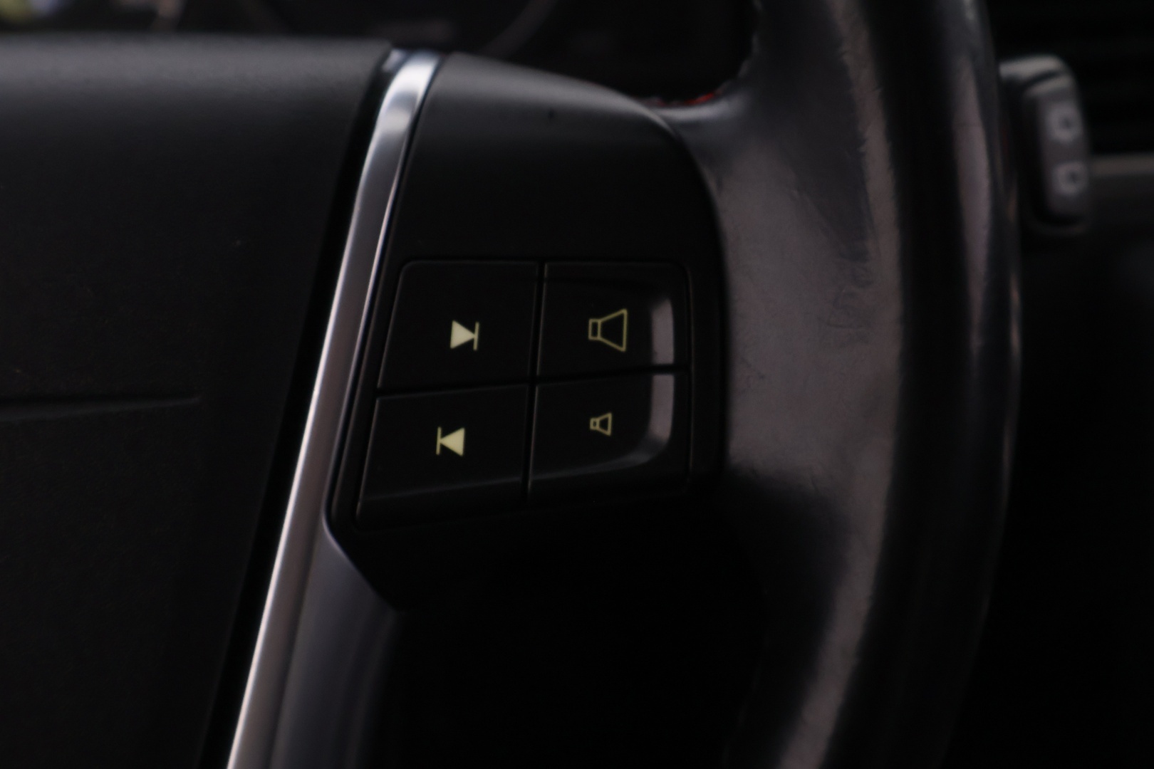 VOLVO V70 2010