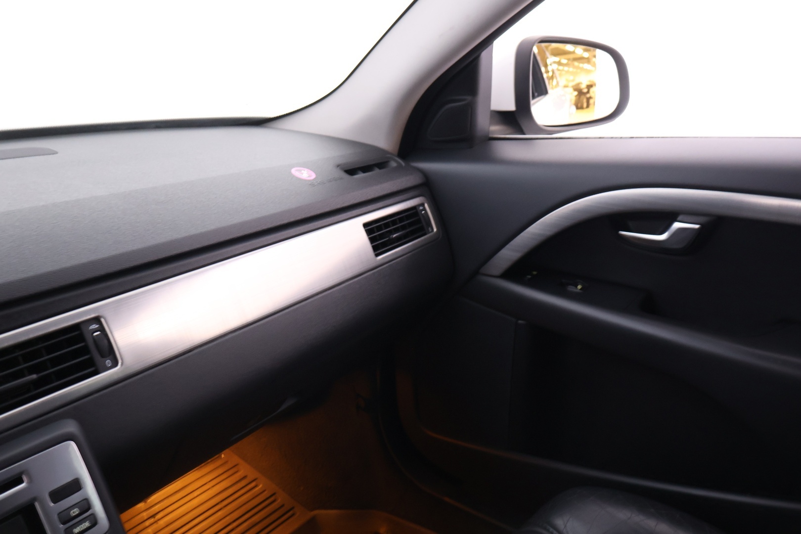 VOLVO V70 2010