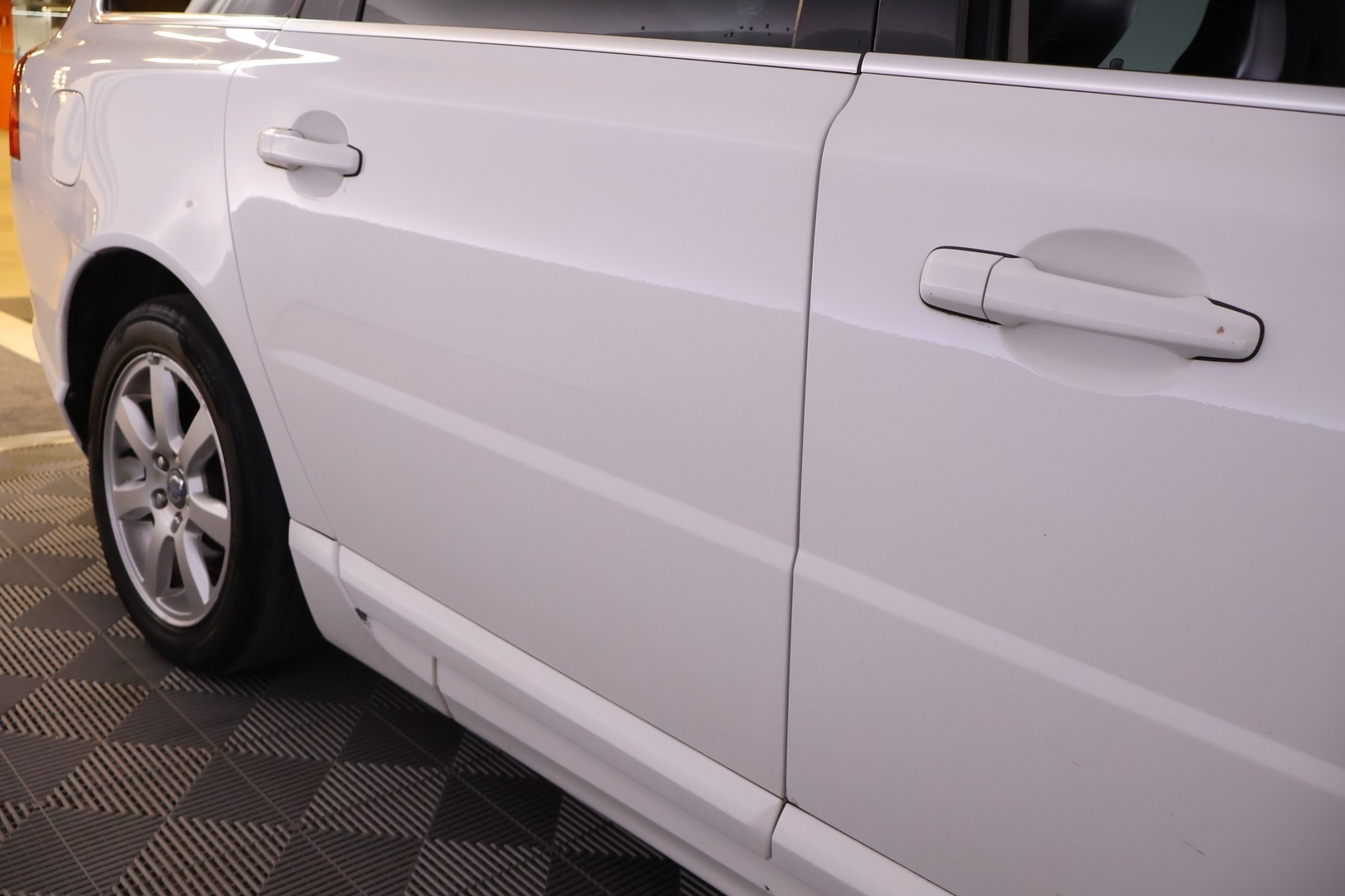VOLVO V70 2010