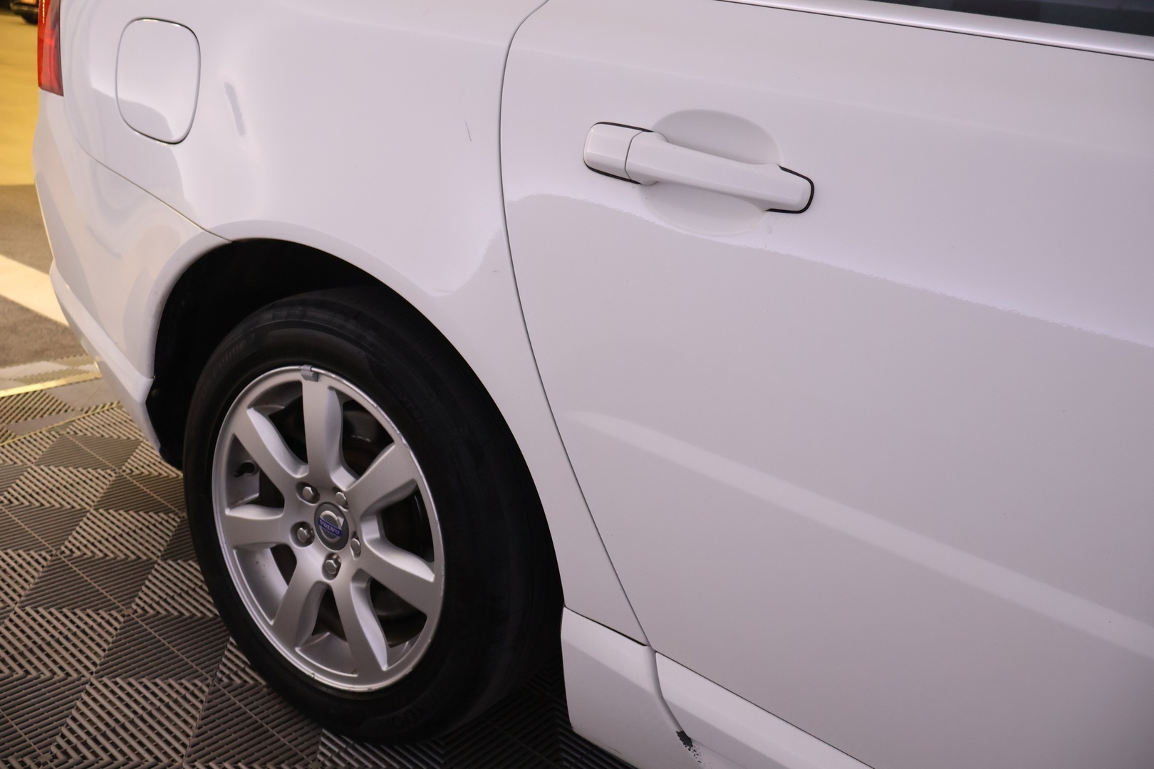VOLVO V70 2010