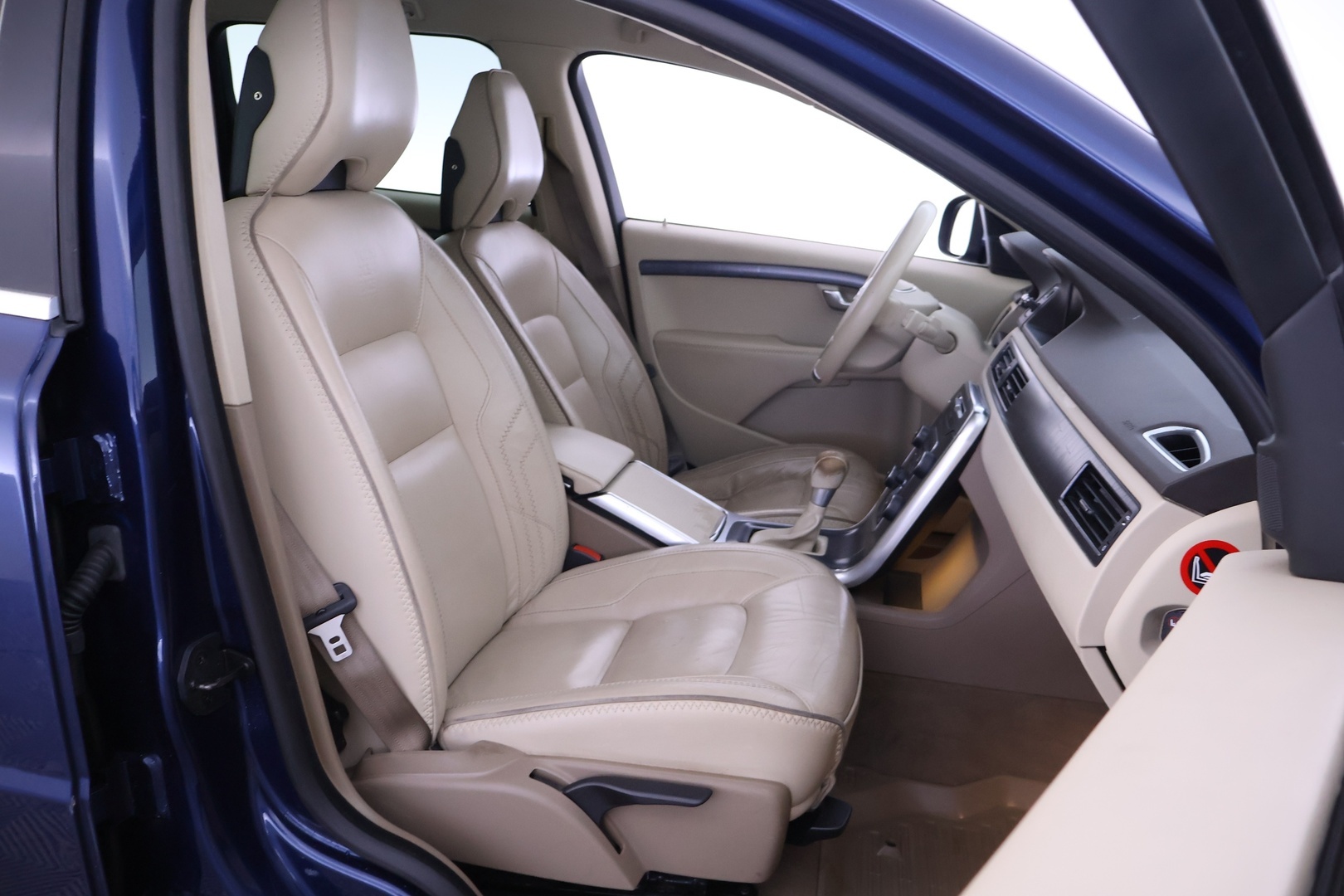 VOLVO V70 2012