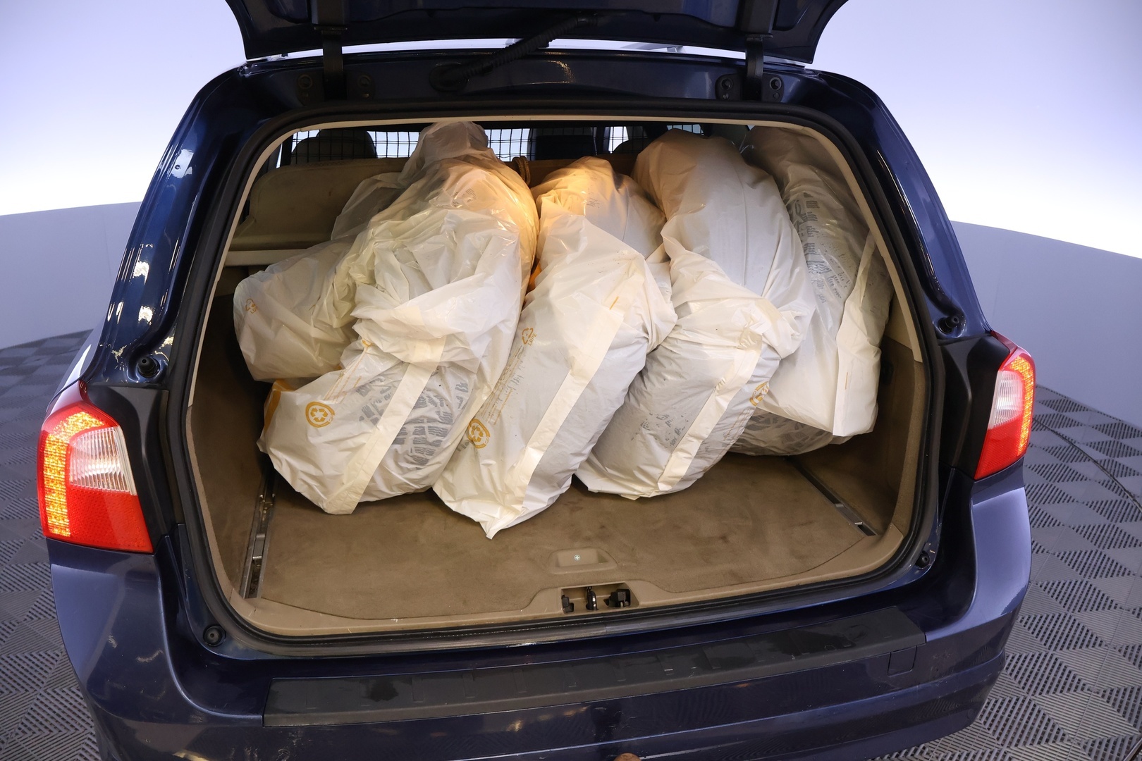 VOLVO V70 2012