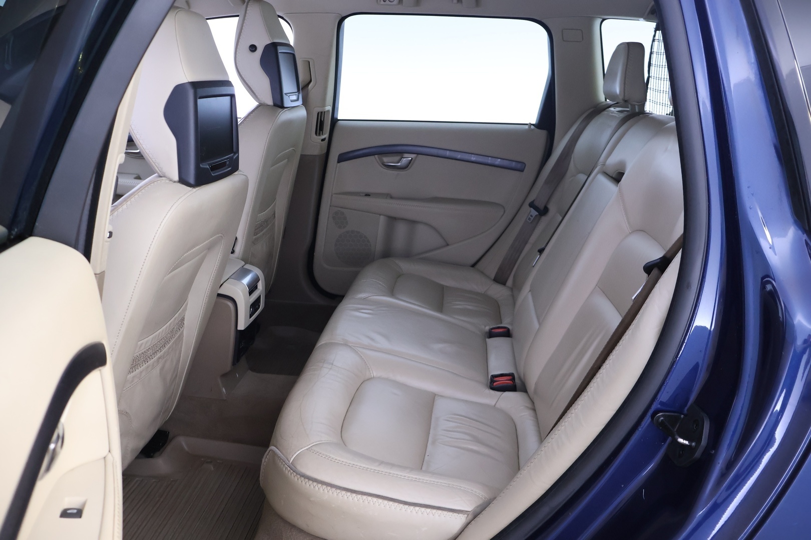VOLVO V70 2012