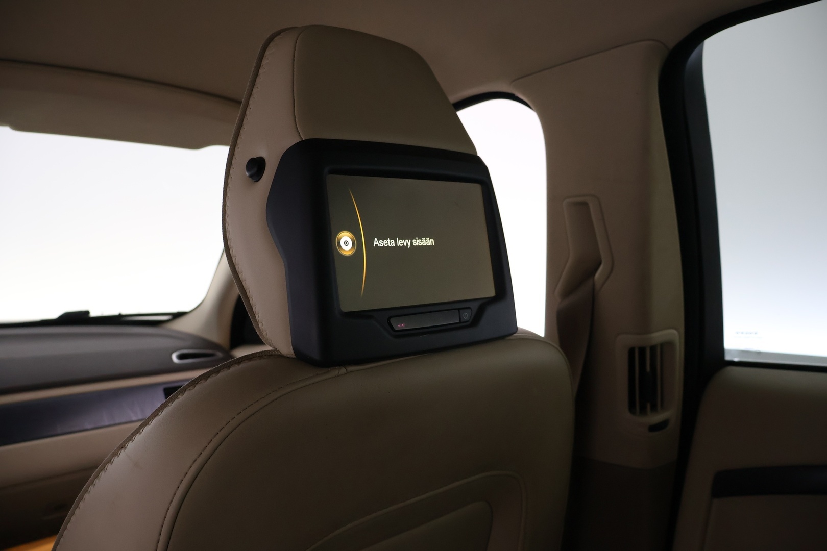 VOLVO V70 2012