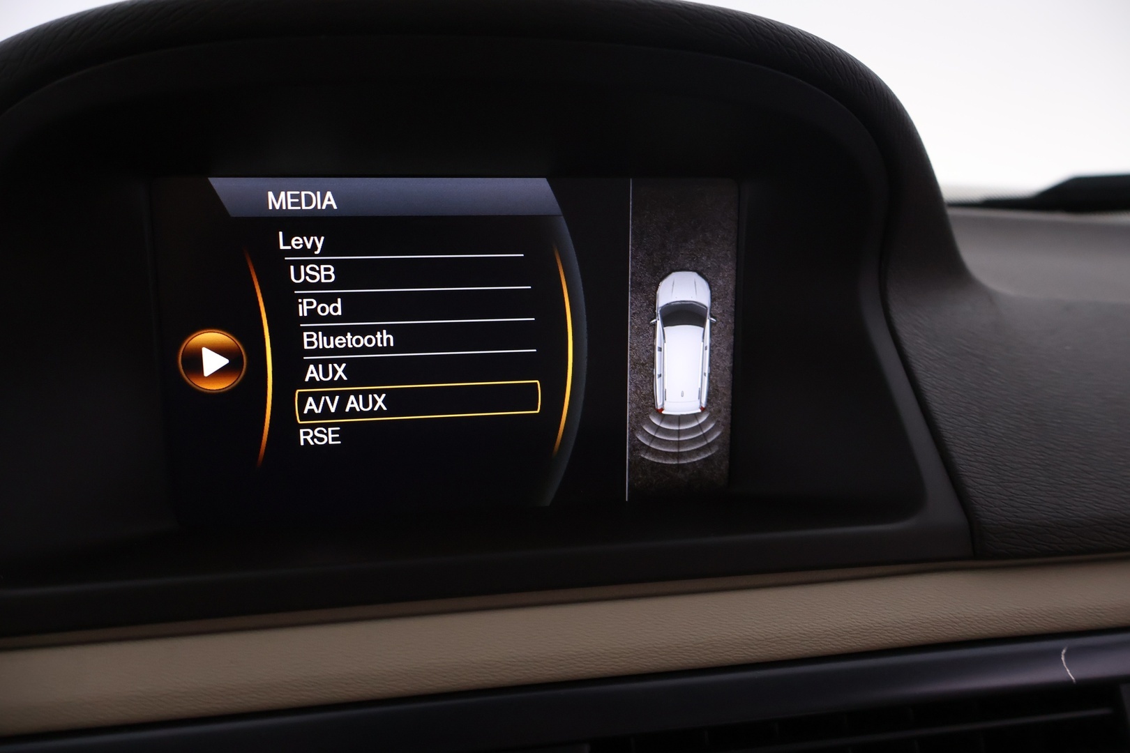 VOLVO V70 2012