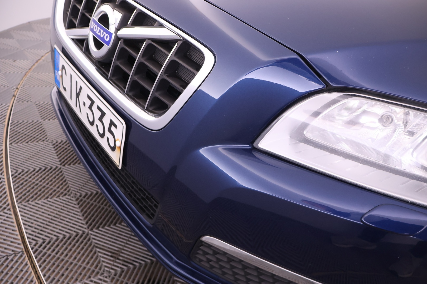 VOLVO V70 2012