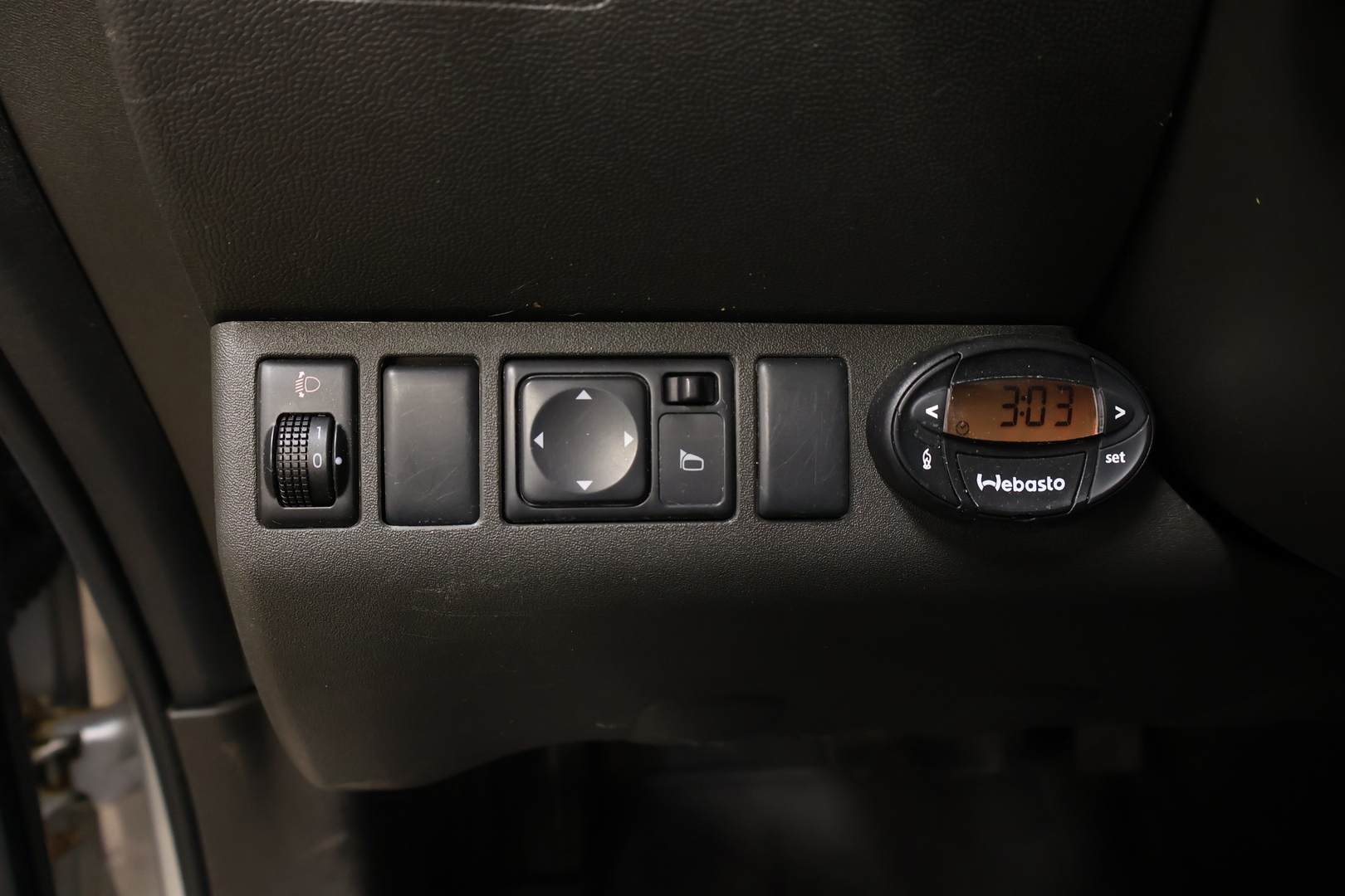NISSAN Navara 2011