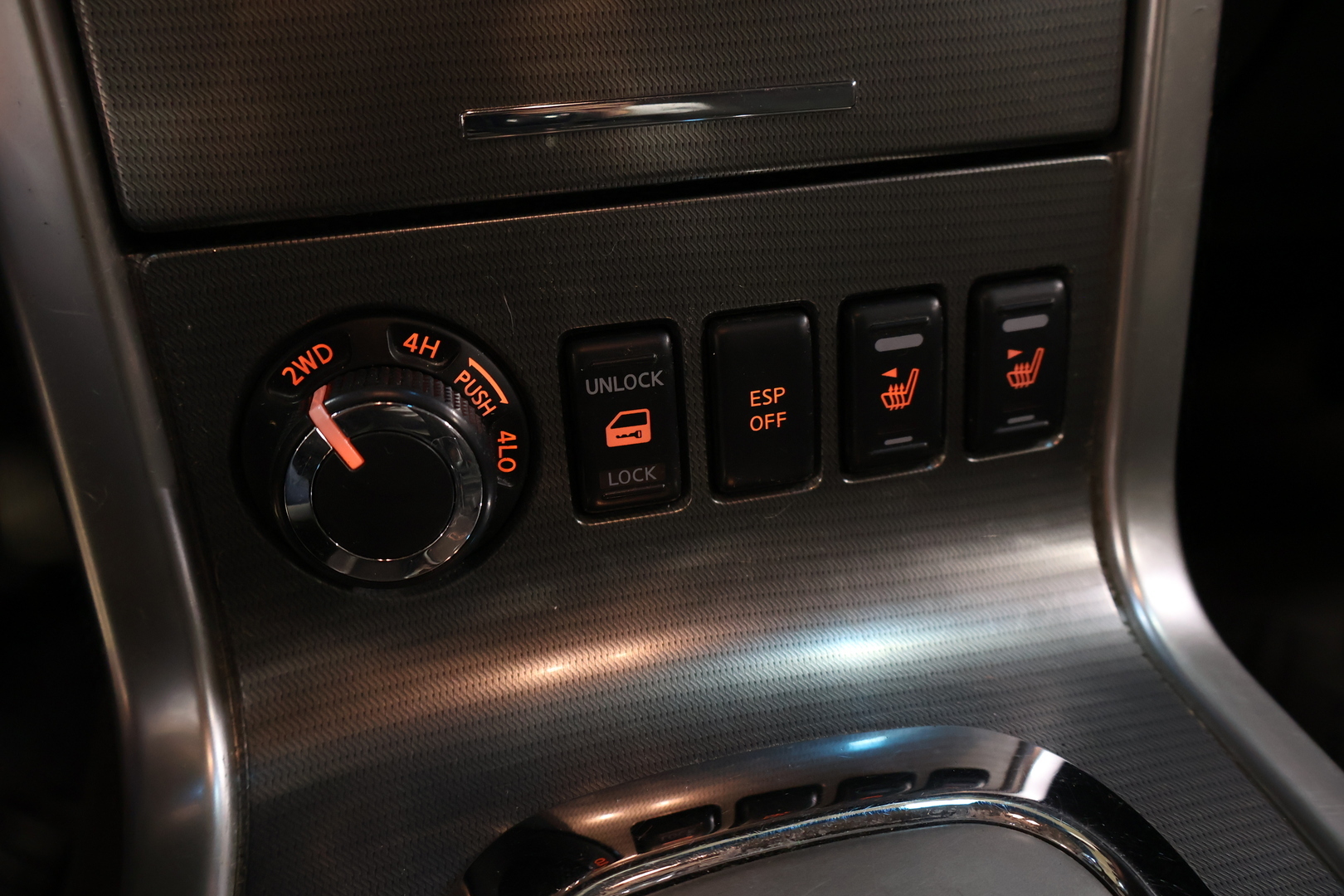 NISSAN Navara 2011