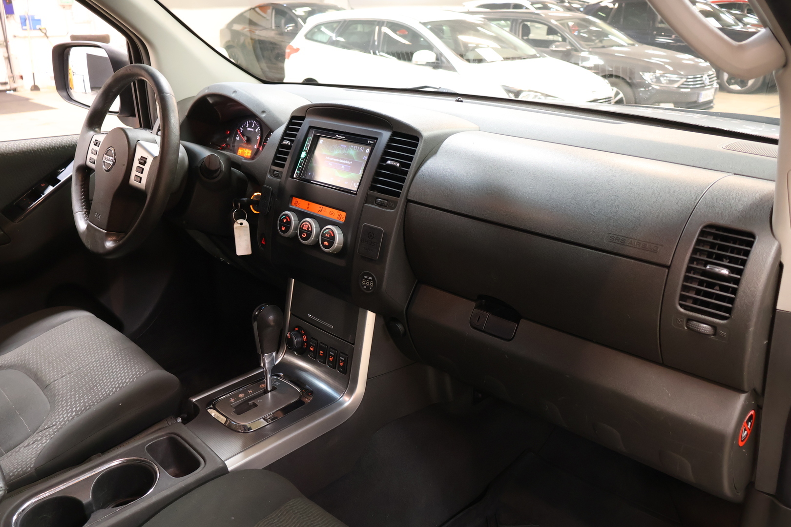 NISSAN Navara 2011