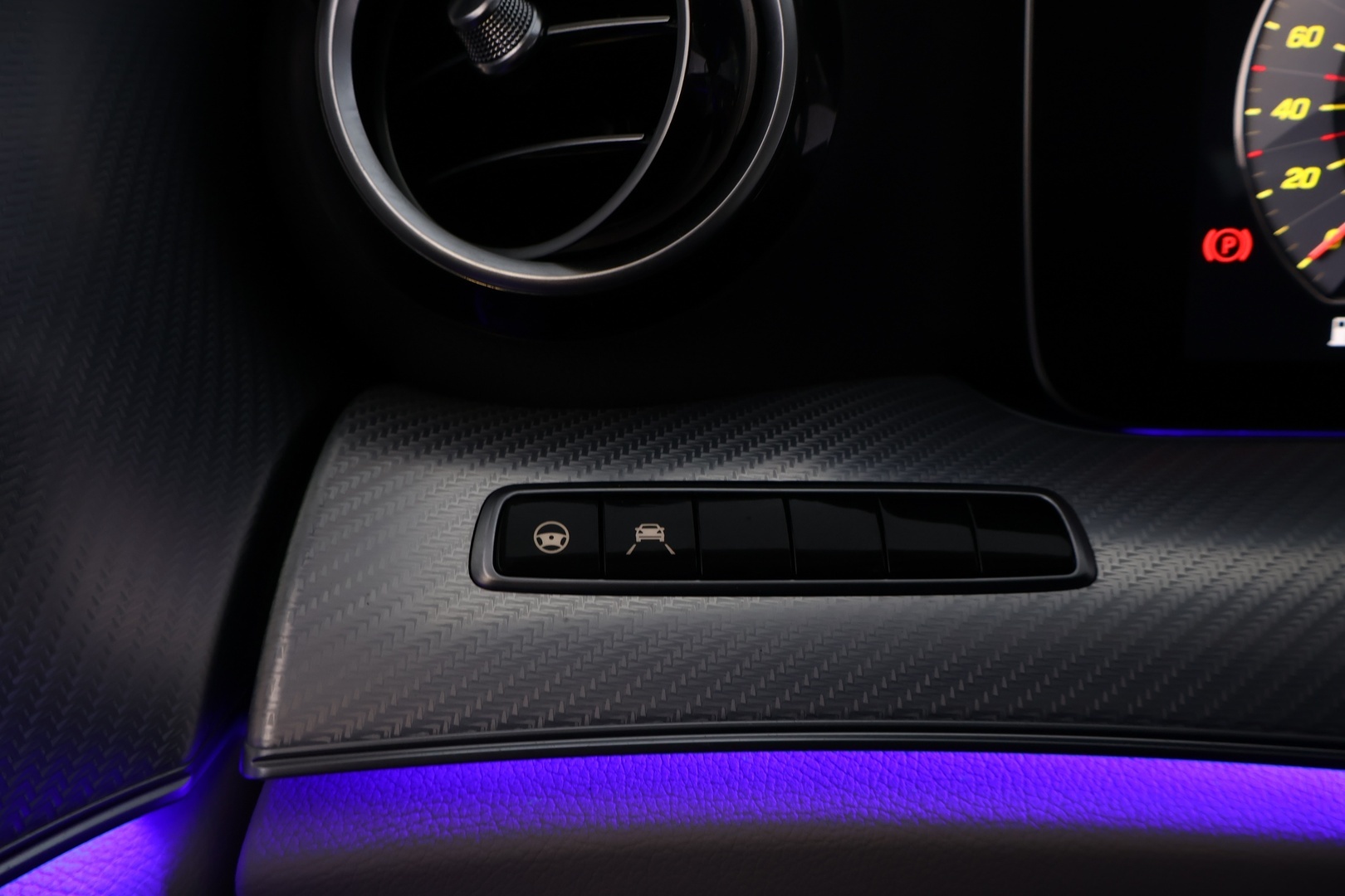 MERCEDES-BENZ E 2019