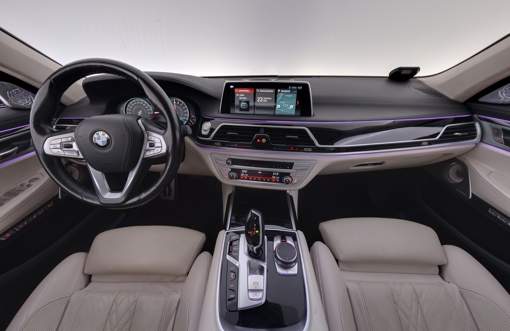 BMW 740 2018