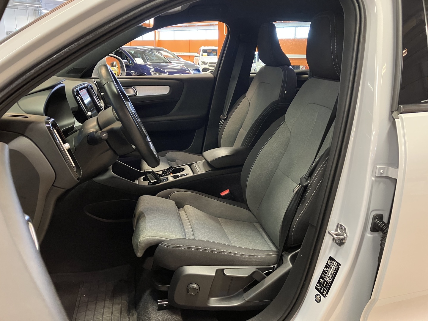 VOLVO XC40 2021