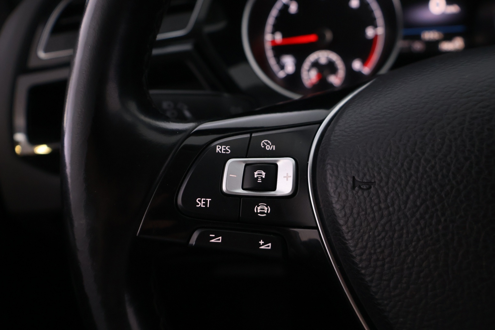 VOLKSWAGEN Touran 2019