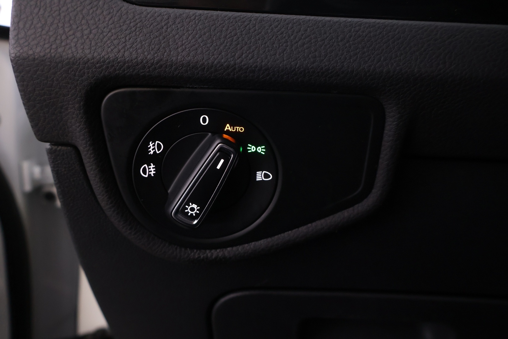VOLKSWAGEN Touran 2019